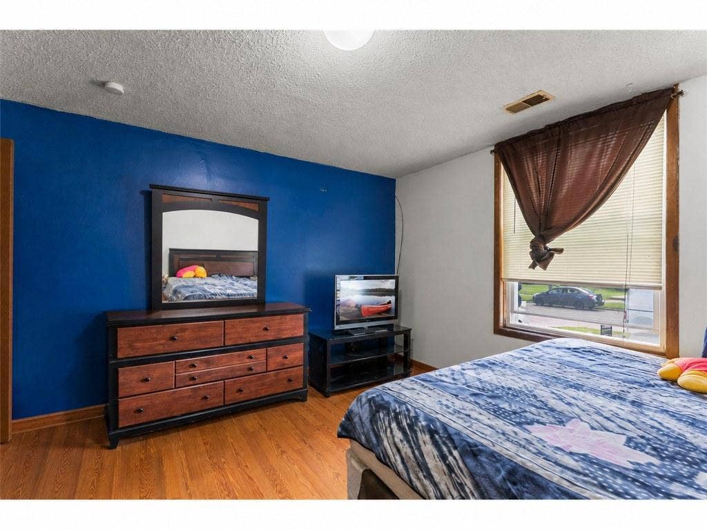 2313 Polk Street NE, 87, Minneapolis, MN 55418 2313 Polk St NE 7.jpg