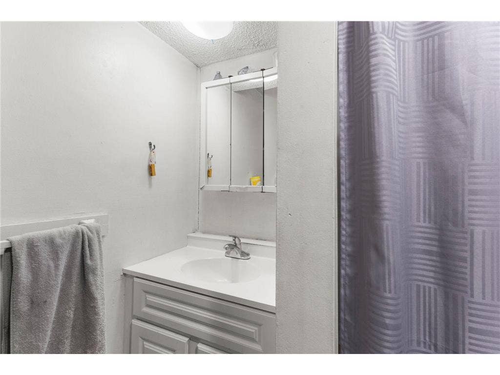 2313 Polk Street NE, 87, Minneapolis, MN 55418 2313 Polk St NE 6.jpeg