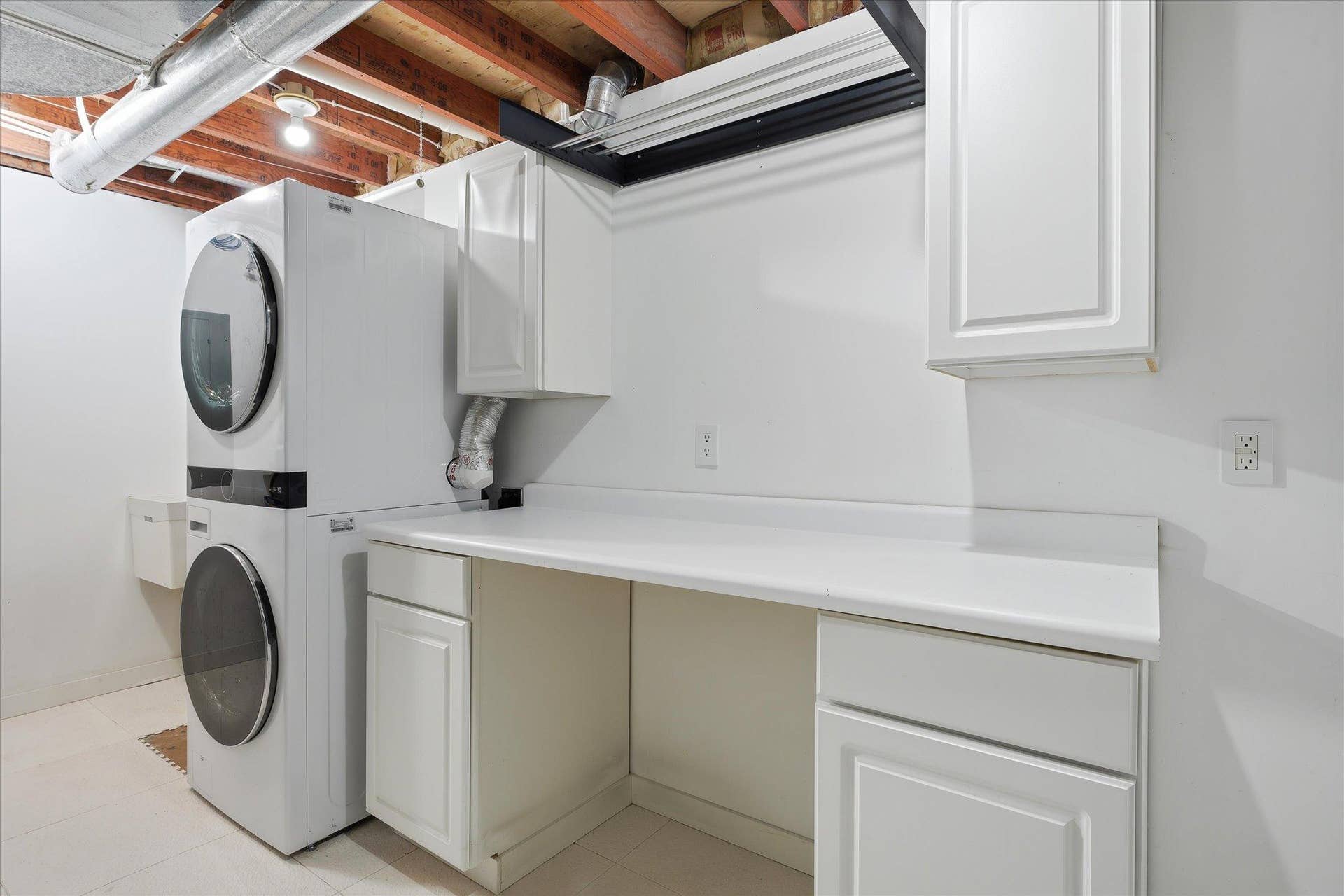 1264 Hoyt Avenue W, 89, Saint Paul, MN 55108 Laundry room