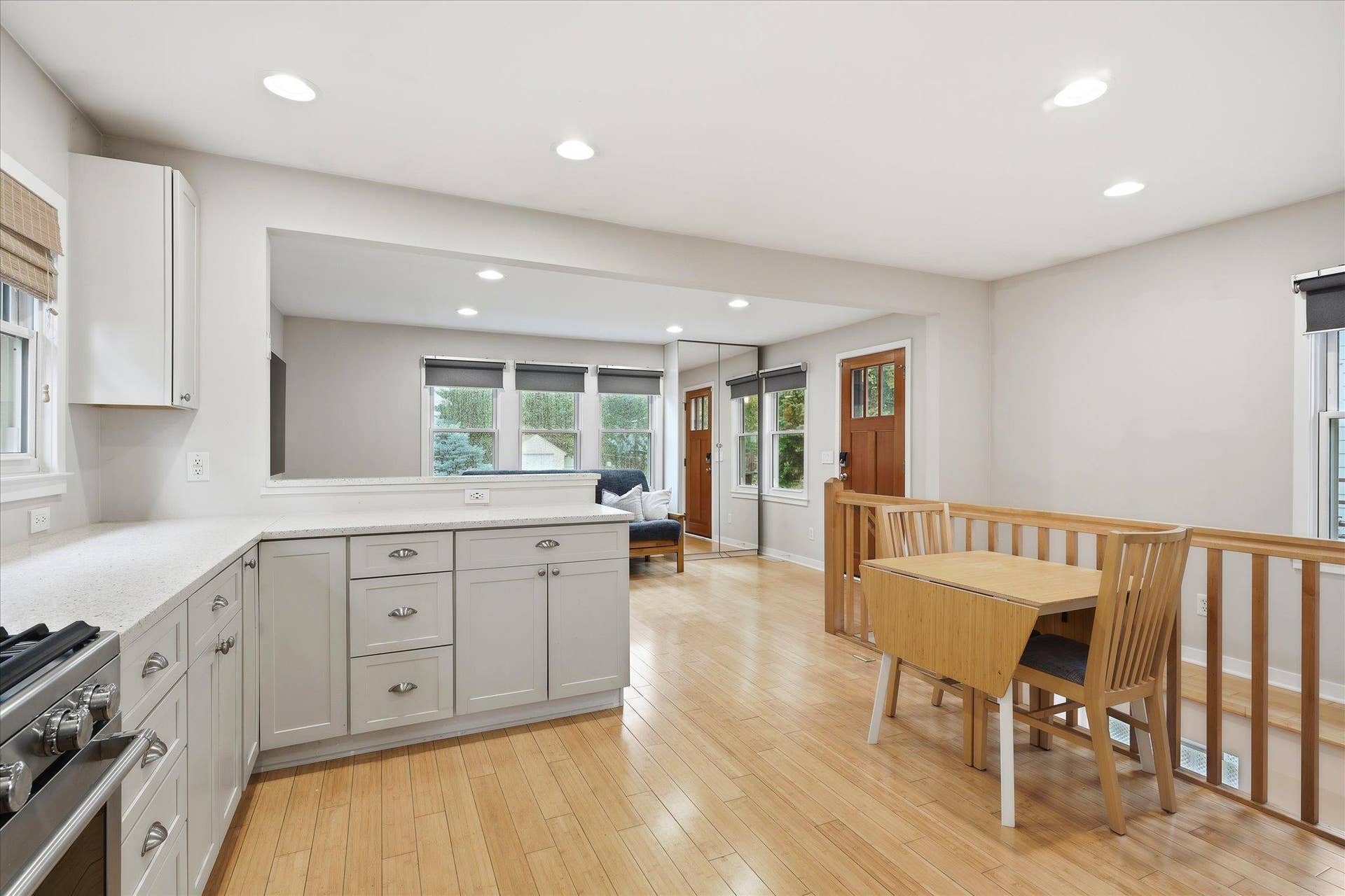 1264 Hoyt Avenue W, 89, Saint Paul, MN 55108 View from kitchen into livingroom