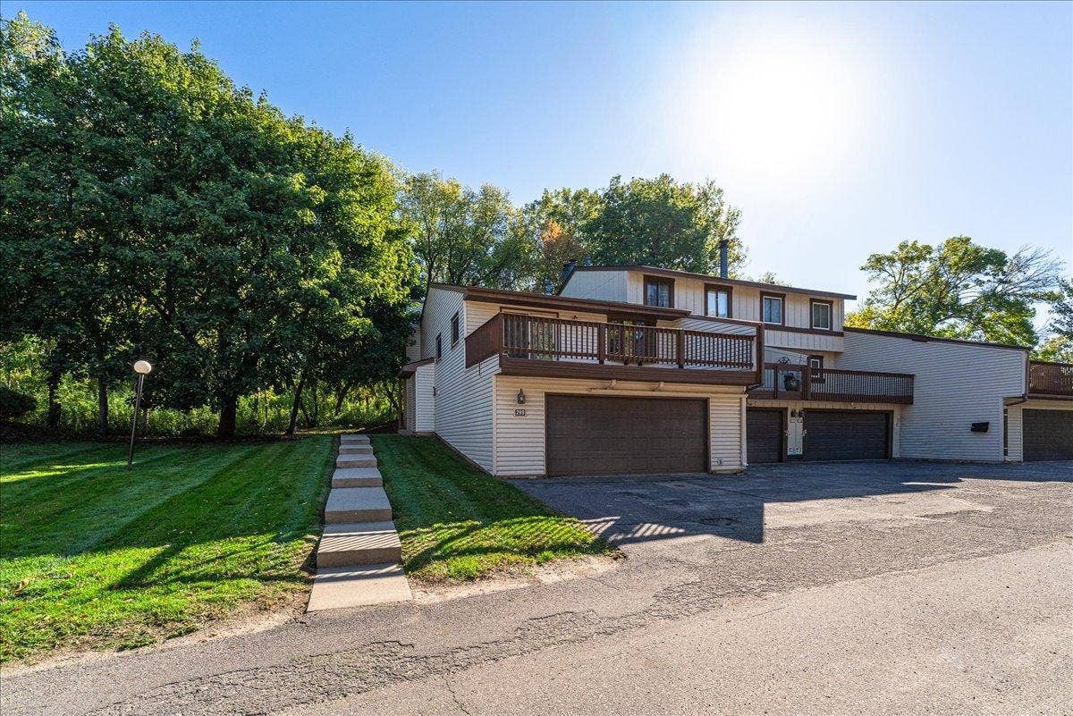 299 River Woods Lane, Burnsville, MN 55337