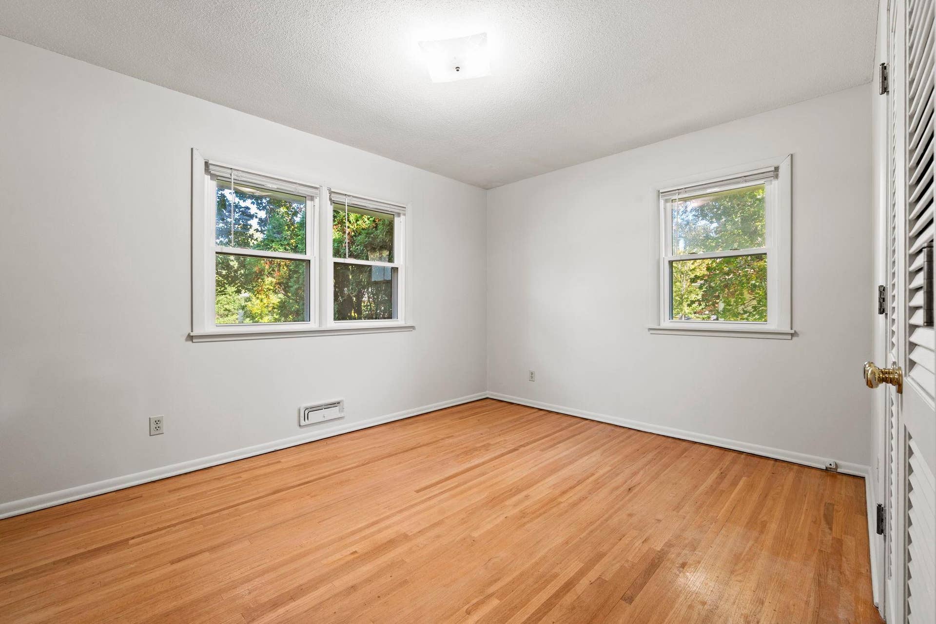 6609 74th Avenue N, Brooklyn Park, MN 55428 Primary bedroom. All bedrooms have blinds that are included with the home.