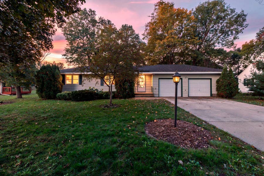 Property photo for 6609 74th Avenue N, Brooklyn Park, MN