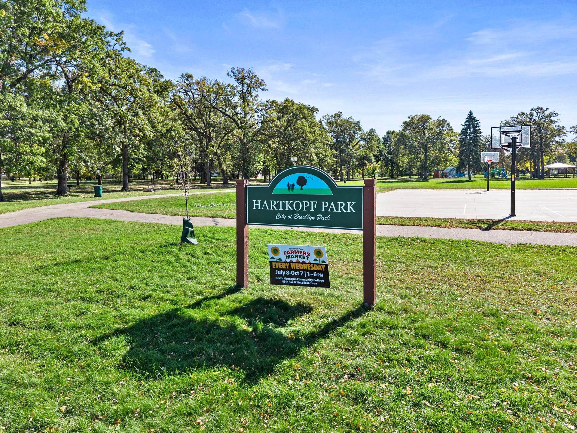 6609 74th Avenue N, Brooklyn Park, MN 55428 Hartkopf Park just down the street.