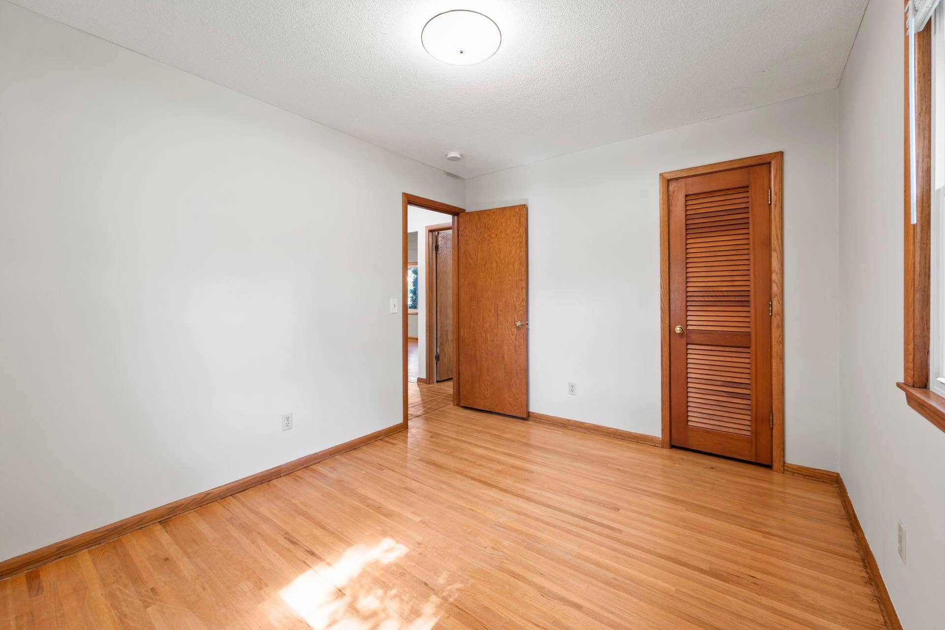 6609 74th Avenue N, Brooklyn Park, MN 55428 Step-in closet in second bedroom.