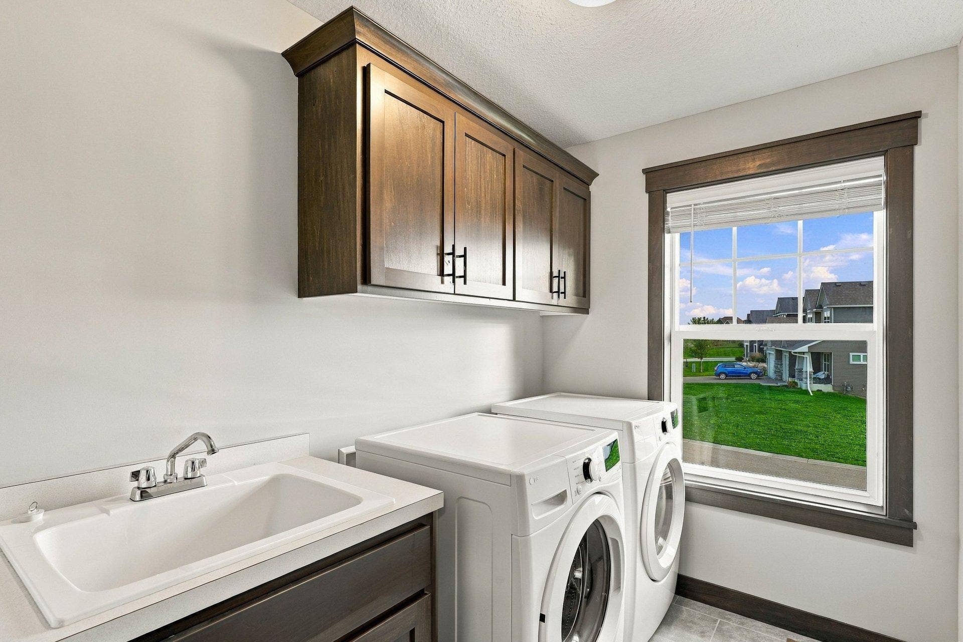 8212 198th Street W, Lakeville, MN 55044 UL laundry