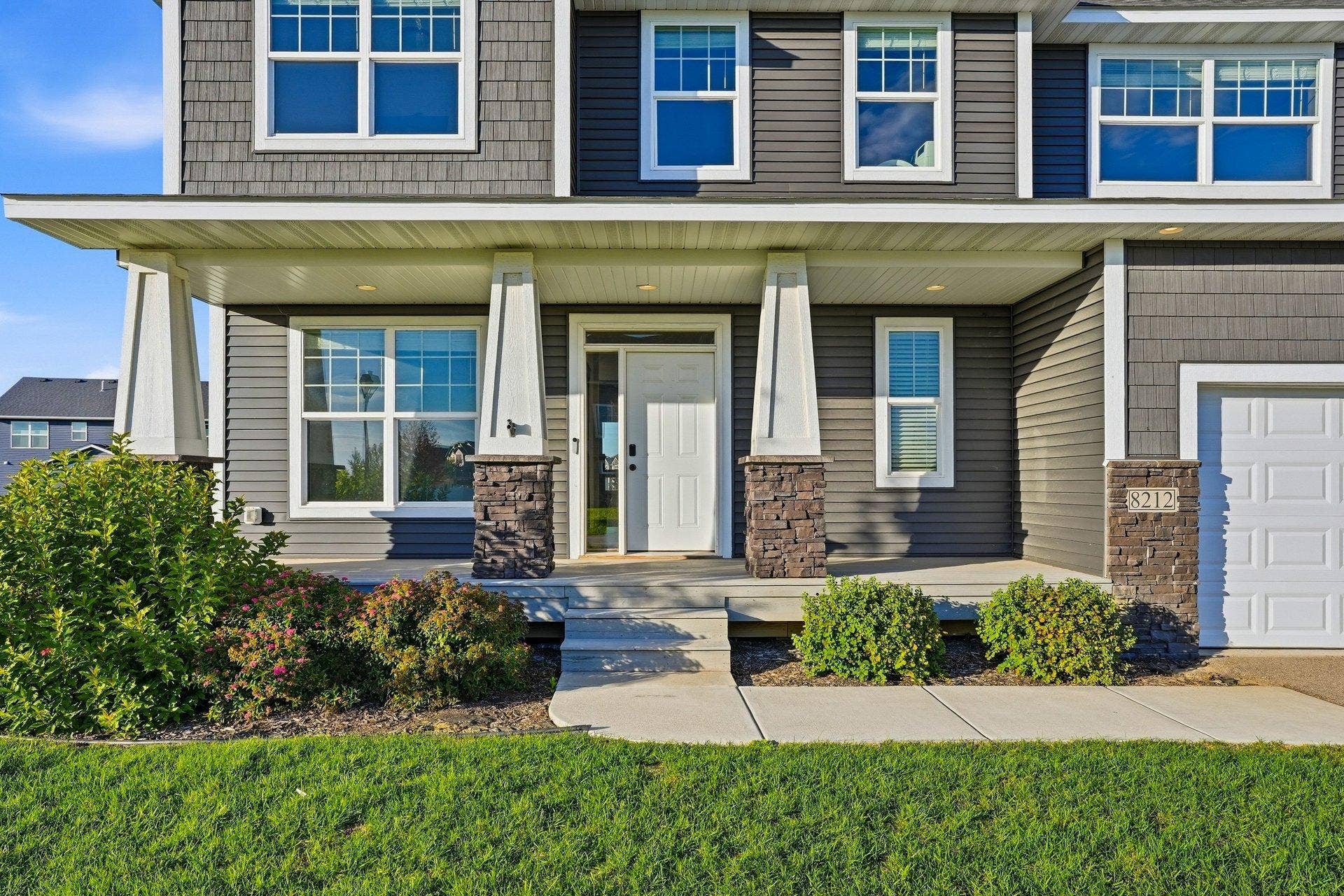 8212 198th Street W, Lakeville, MN 55044 8212 198th Street W, Lakeville, MN 55044