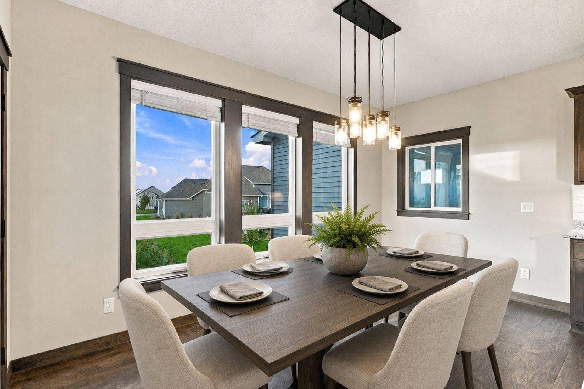8212 198th Street W, Lakeville, MN 55044 Dining area