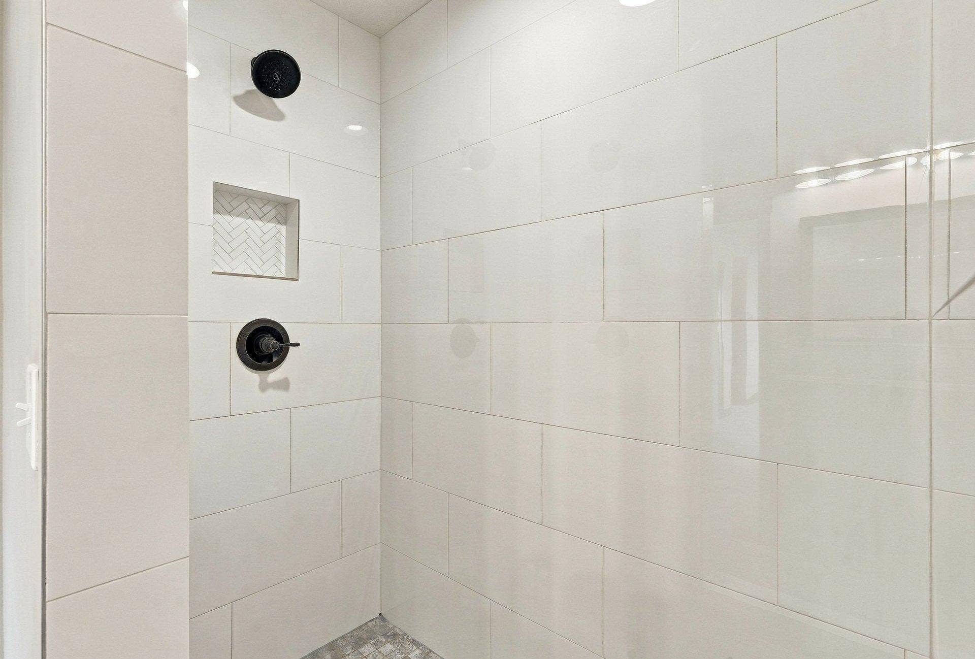 8212 198th Street W, Lakeville, MN 55044 Primary bath