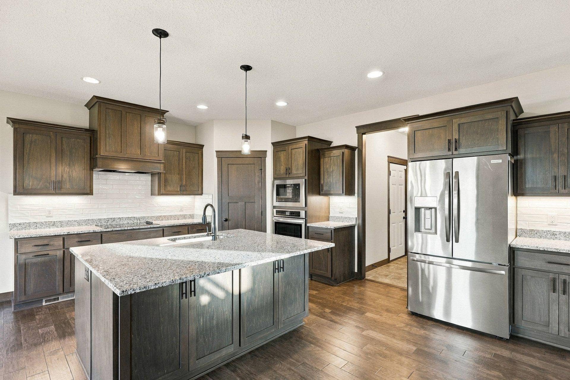 8212 198th Street W, Lakeville, MN 55044 Granite tops w/ tile backsplash