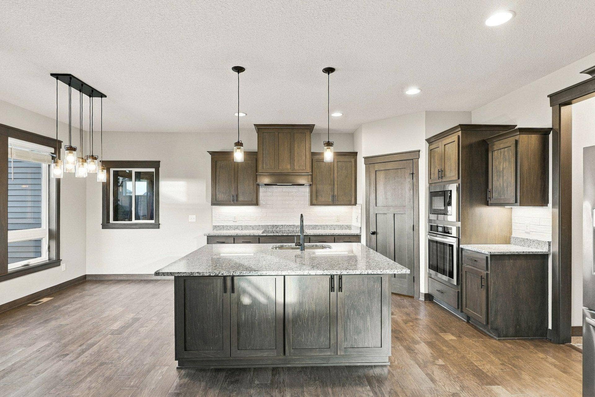 8212 198th Street W, Lakeville, MN 55044 Oversized center island