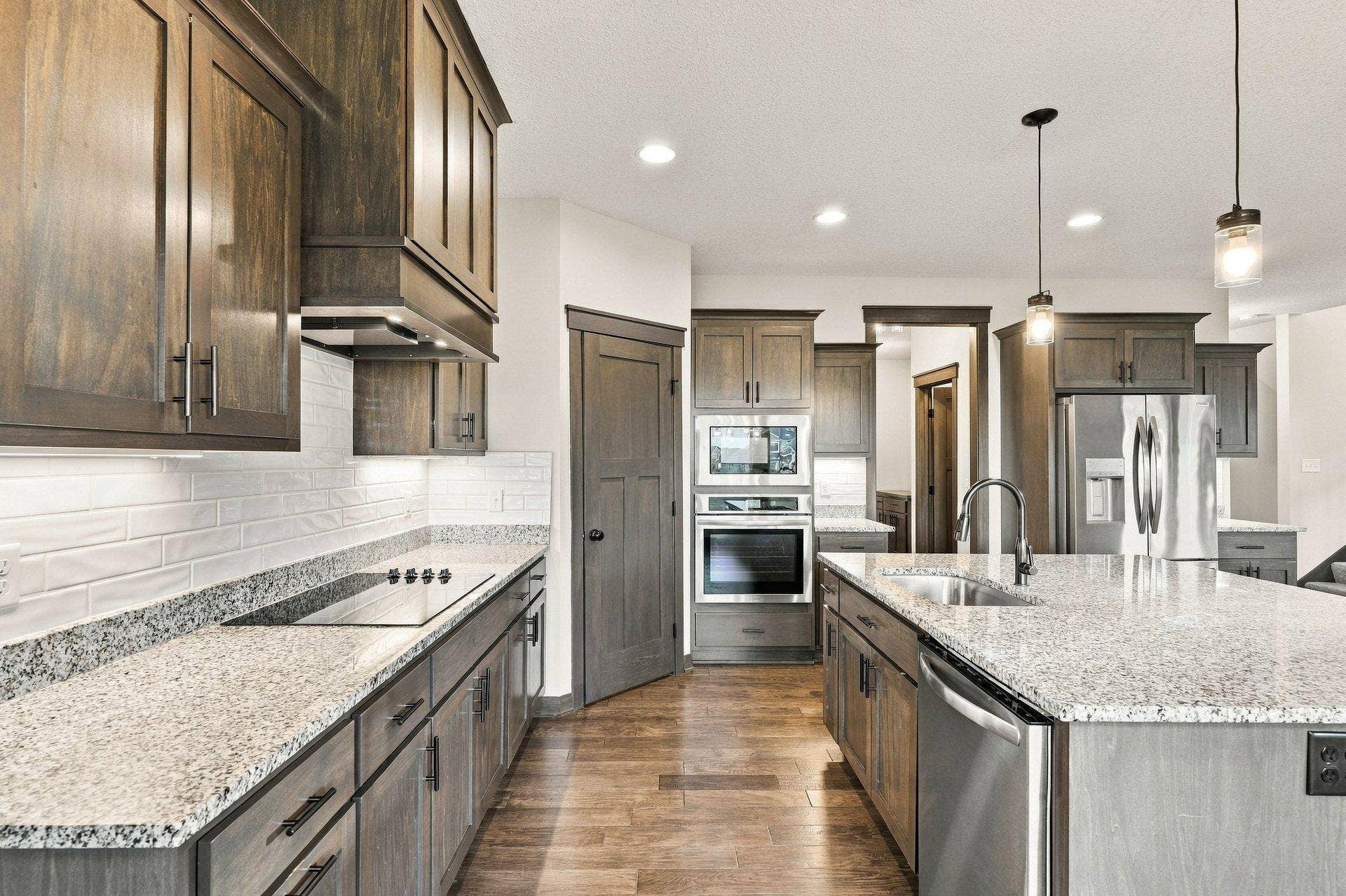 8212 198th Street W, Lakeville, MN 55044 Double oven and walk-in pantry