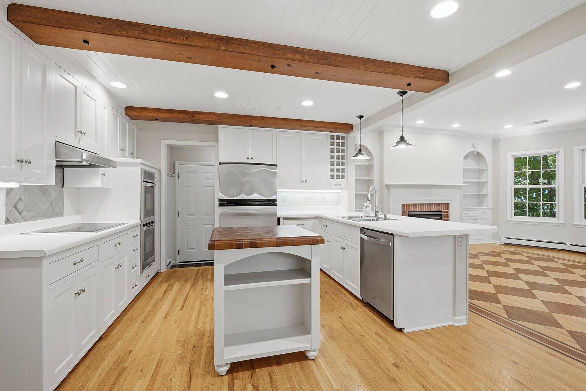 1330 Urbandale Lane N, Plymouth, MN 55447 The movable center island offers additional workspace and storage