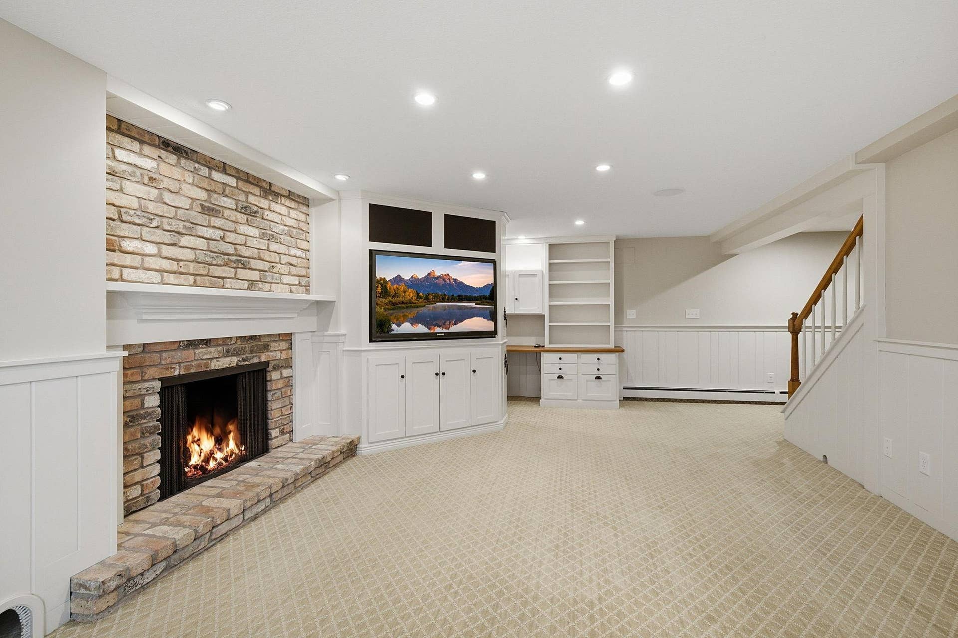 1330 Urbandale Lane N, Plymouth, MN 55447 Easily entertain or relax and watch a movie