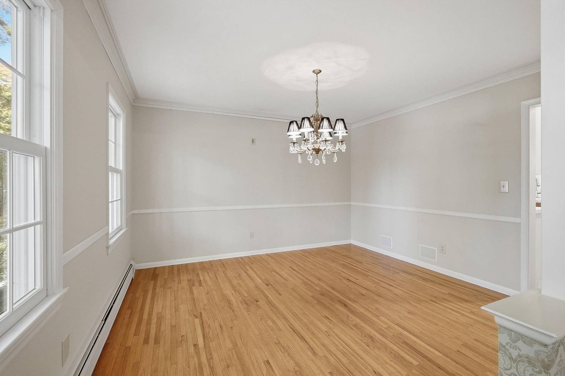 1330 Urbandale Lane N, Plymouth, MN 55447 Spacious dining room has been freshly painted