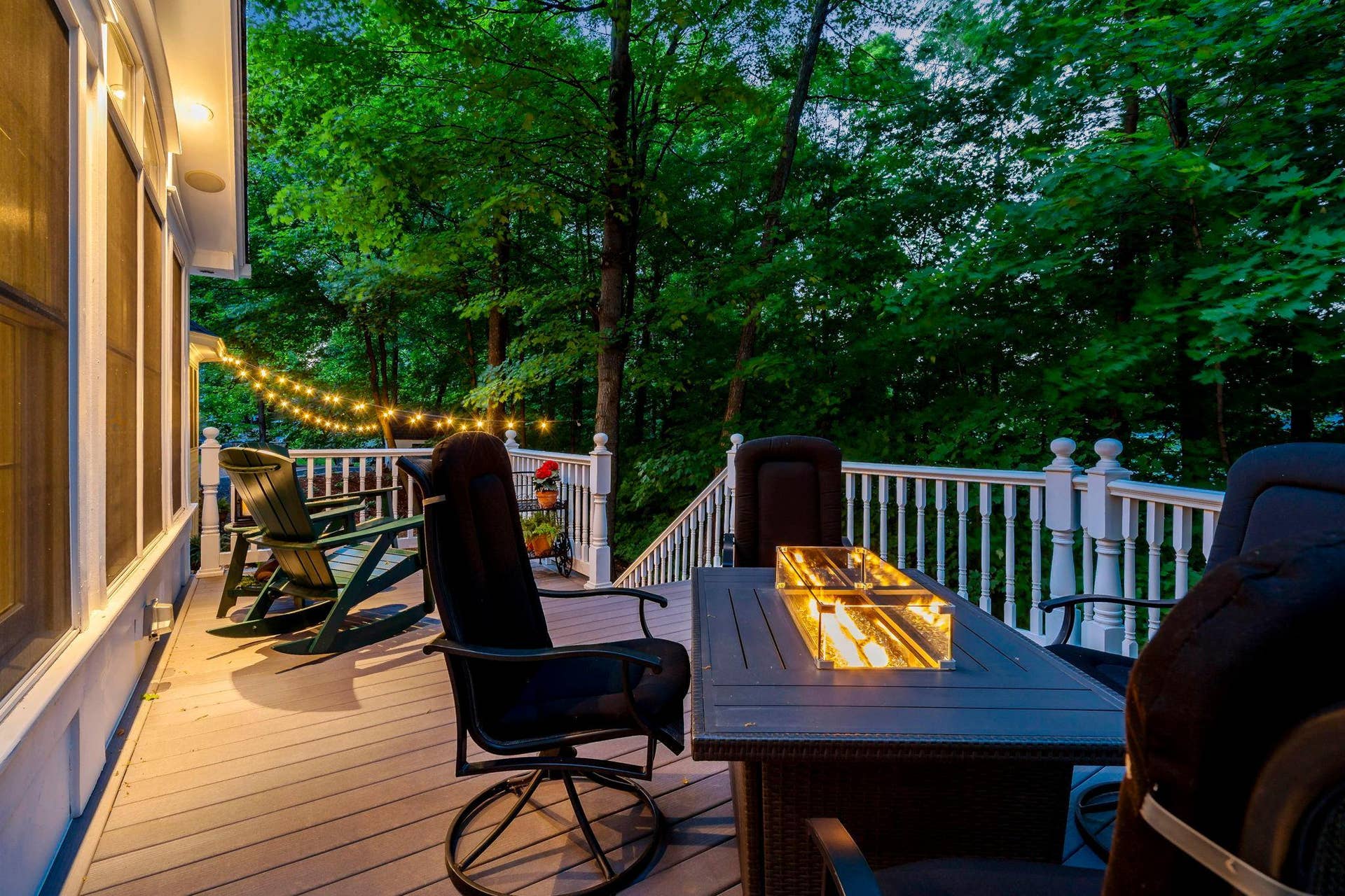 1330 Urbandale Lane N, Plymouth, MN 55447 Easily gather, entertain, and enjoy the private backyard