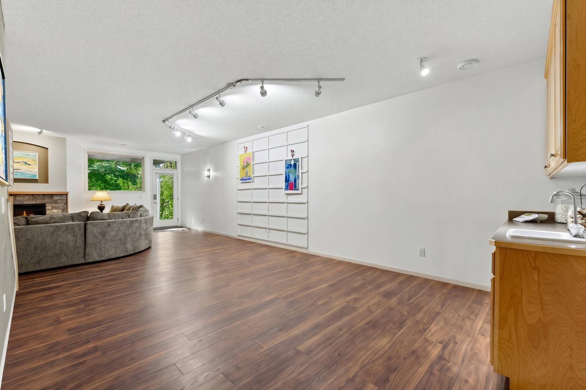 Flooring is an AI photo seller is replacing with LVP it is on order and will be completed in October