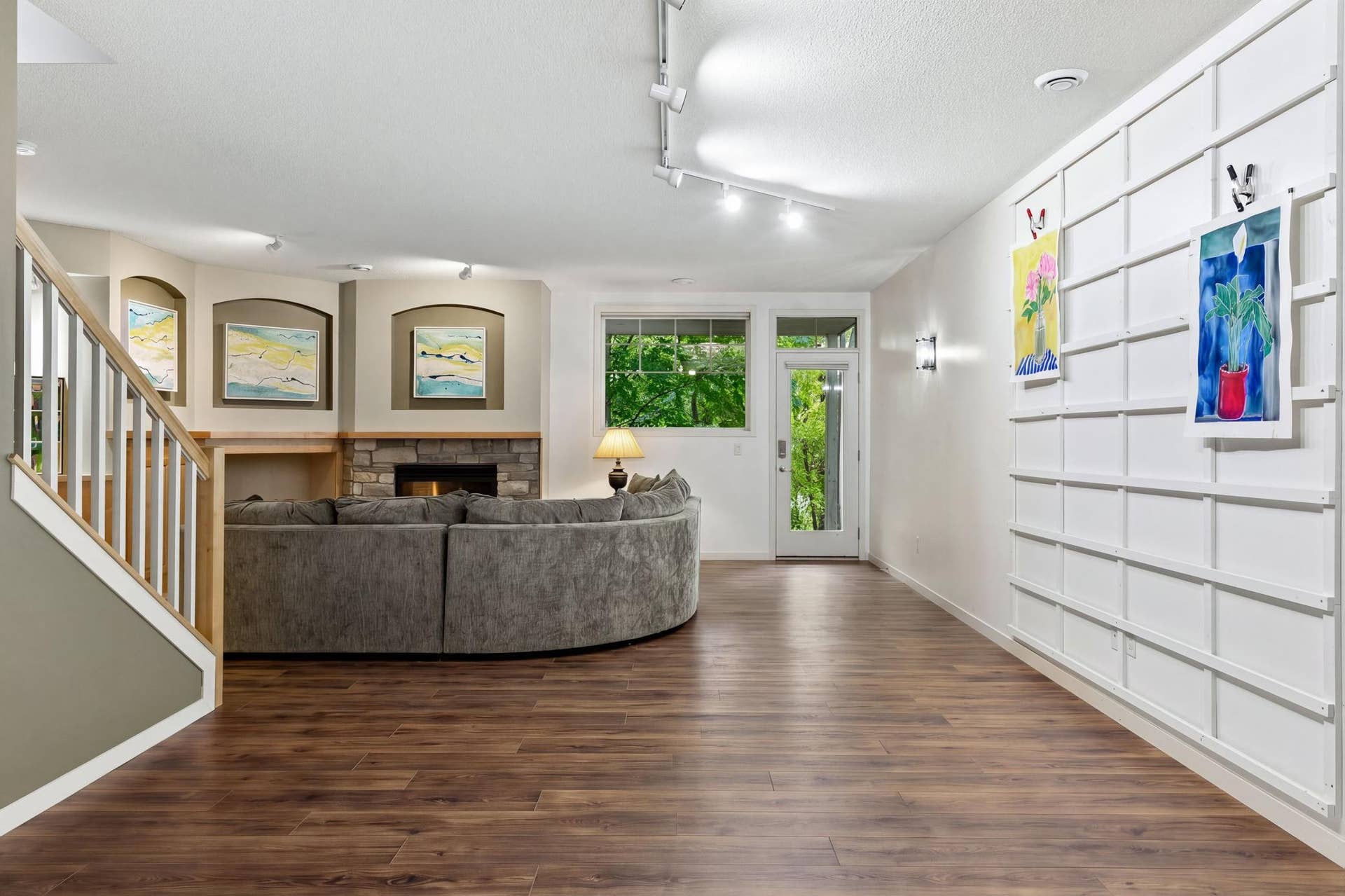 Flooring is an AI photo seller is replacing with LVP it is on order and will be completed in October