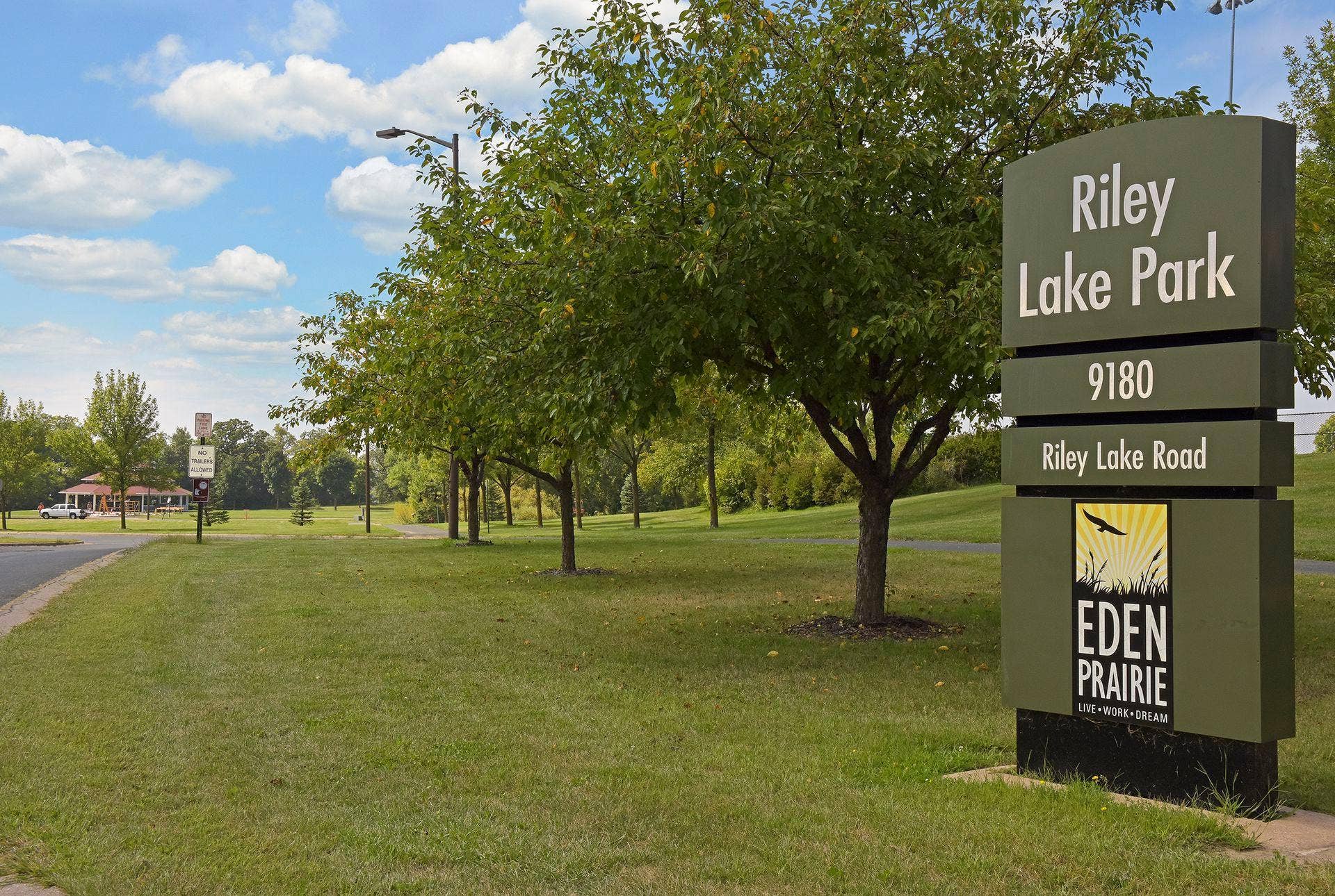 18920 Dorenkemper Place, Eden Prairie, MN 55347