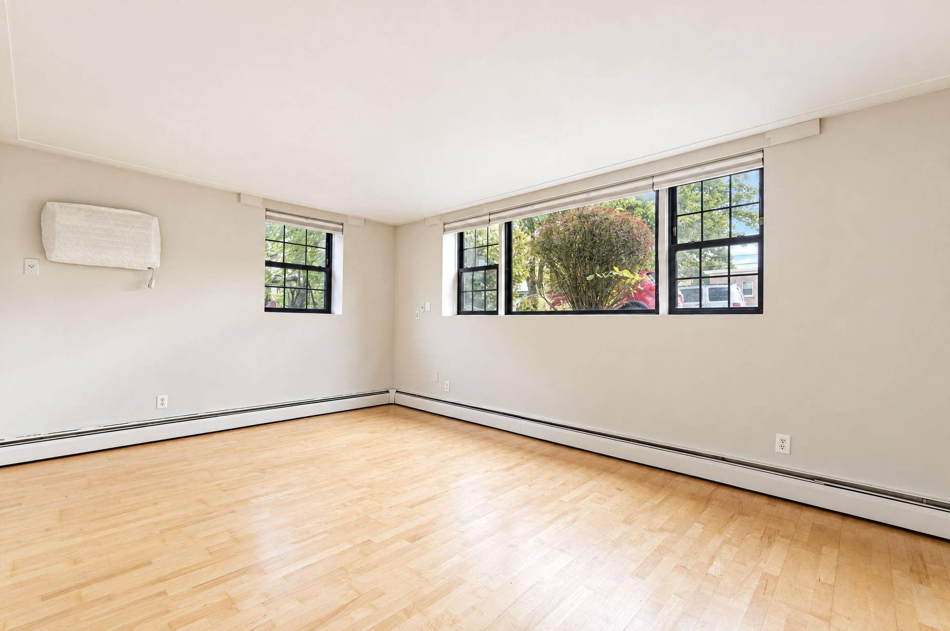 3215 Pillsbury Avenue S, #004, 48, Minneapolis, MN 55408 3215 Pillsbury Avenue S, #004, 48, Minneapolis, MN 55408