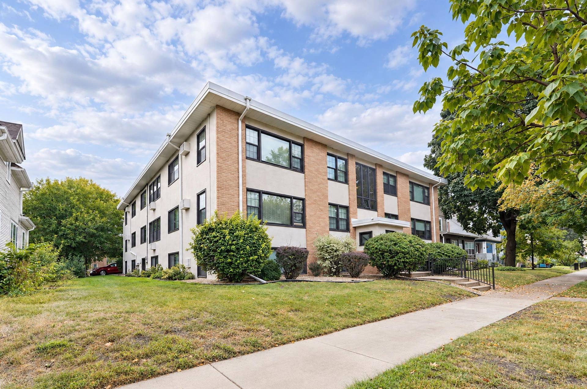 3215 Pillsbury Avenue S, #004, 48, Minneapolis, MN 55408 3215 Pillsbury Avenue S, #004, 48, Minneapolis, MN 55408