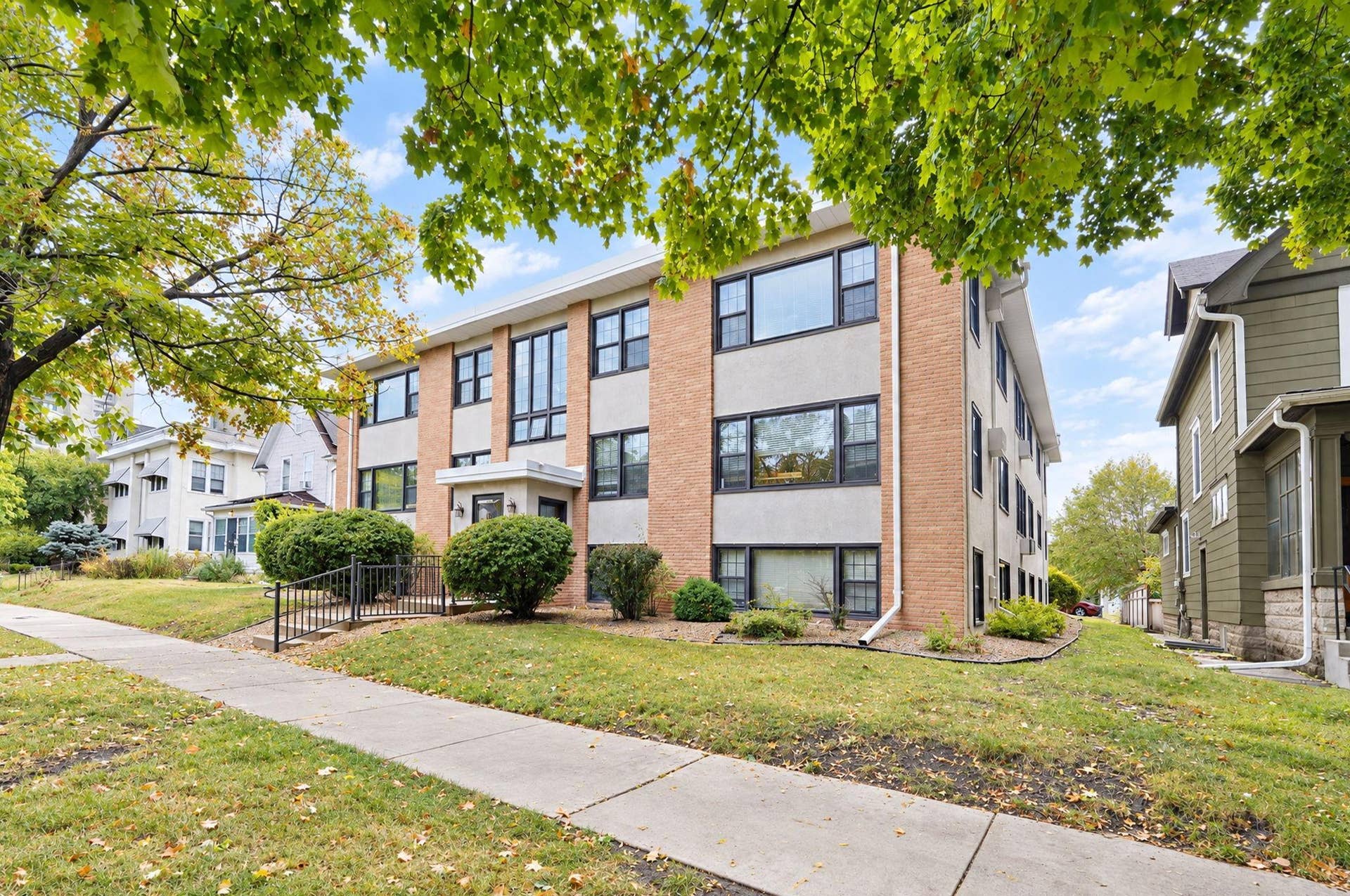 3215 Pillsbury Avenue S, #004, 48, Minneapolis, MN 55408 3215 Pillsbury Avenue S, #004, 48, Minneapolis, MN 55408
