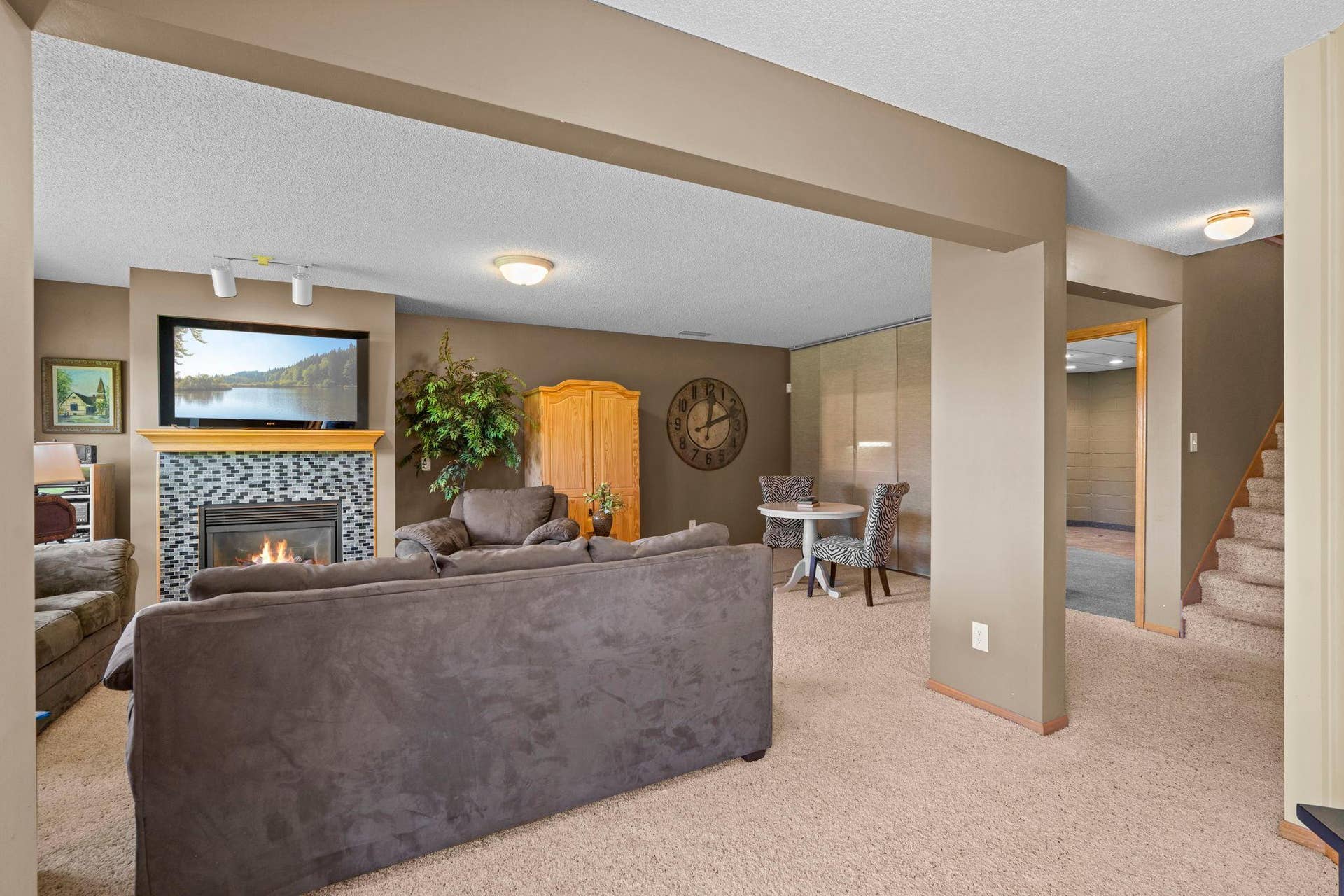 16345 Crystal Hills Circle, Lakeville, MN 55044