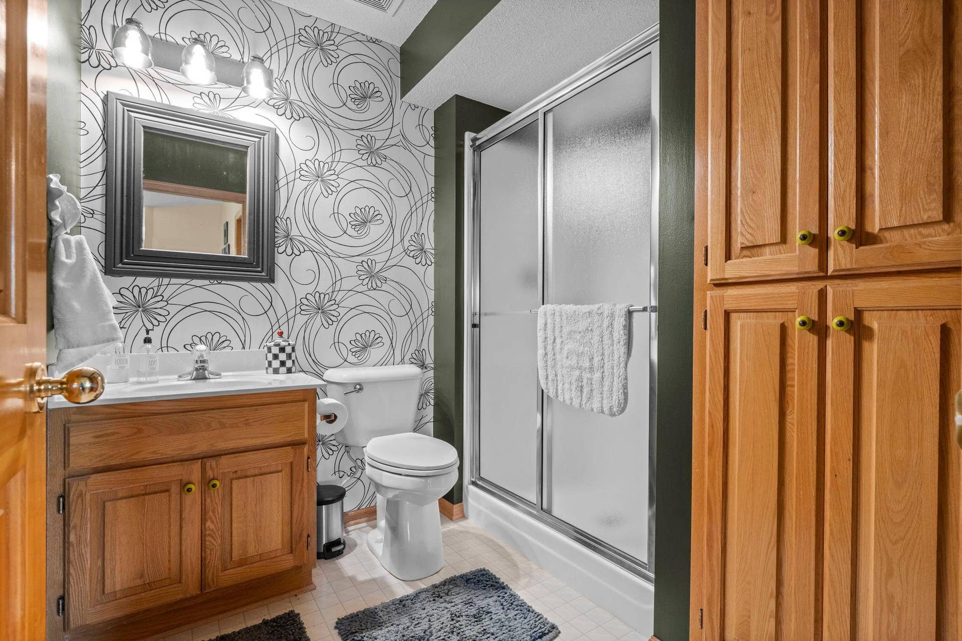 16345 Crystal Hills Circle, Lakeville, MN 55044