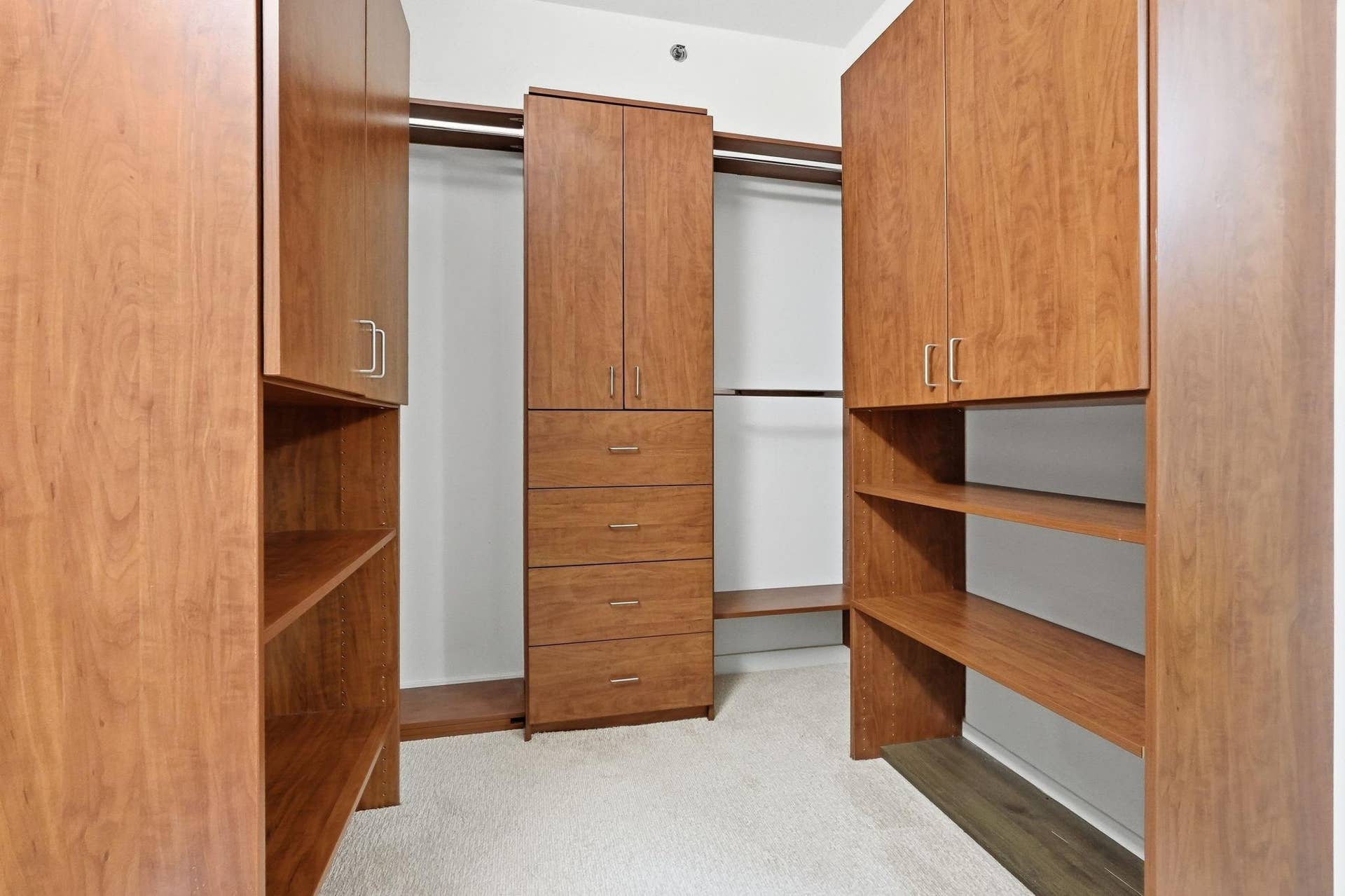 929 Portland Avenue, #1807, 24, Minneapolis, MN 55404 929 Portland Avenue, #1807, 24, Minneapolis, MN 55404