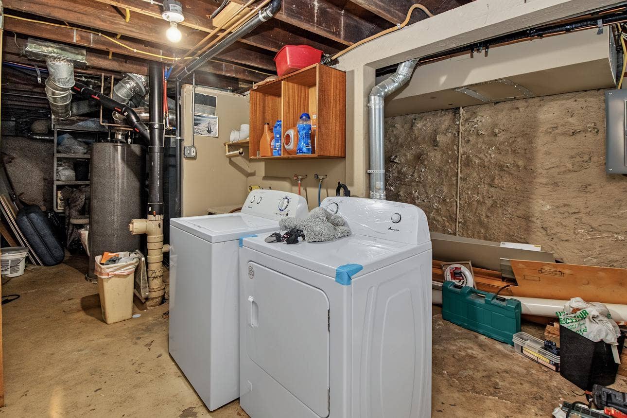 970 Sherburne Avenue, 102, Saint Paul, MN 55104 New (washer, dryer, water heater, furnace and electrical panel) in basement