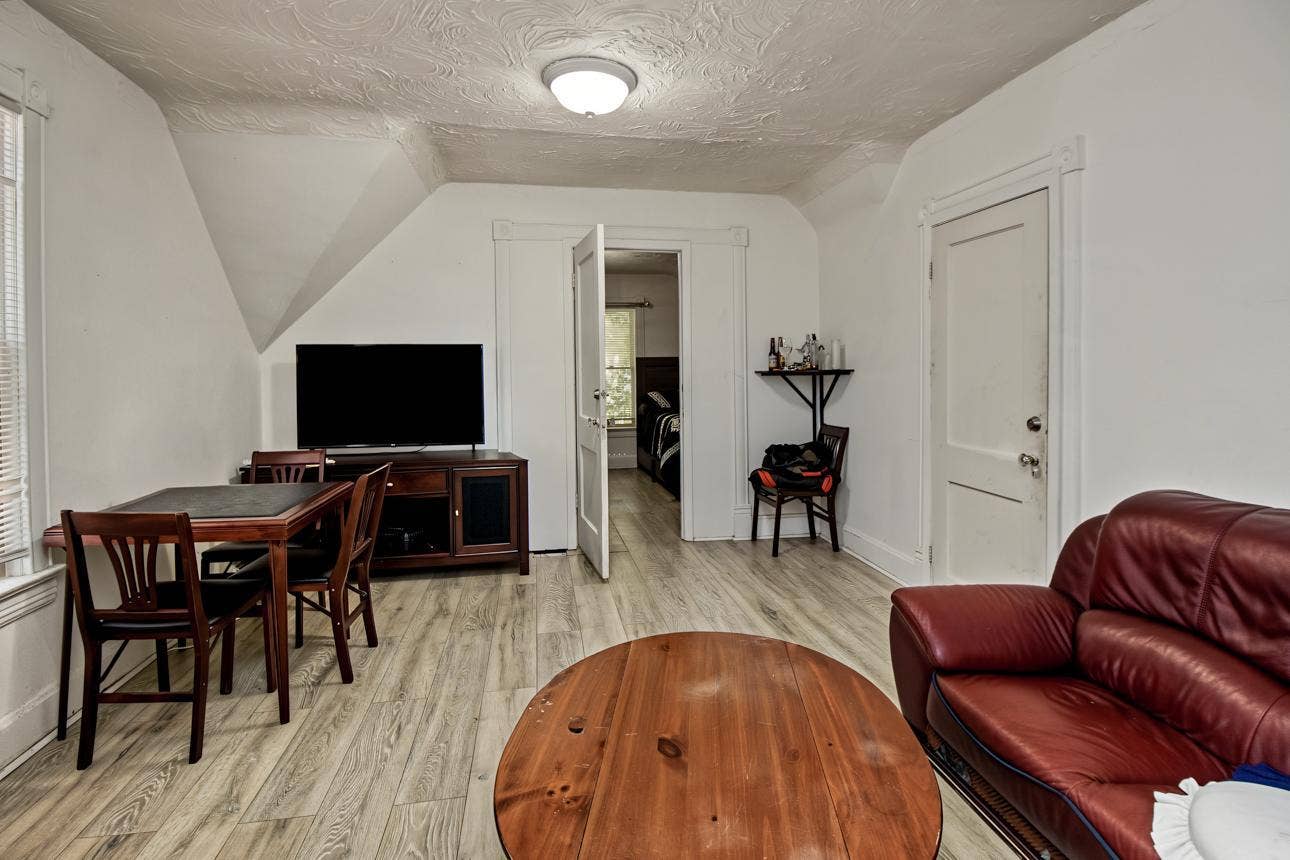 970 Sherburne Avenue, 102, Saint Paul, MN 55104 Family room upper level