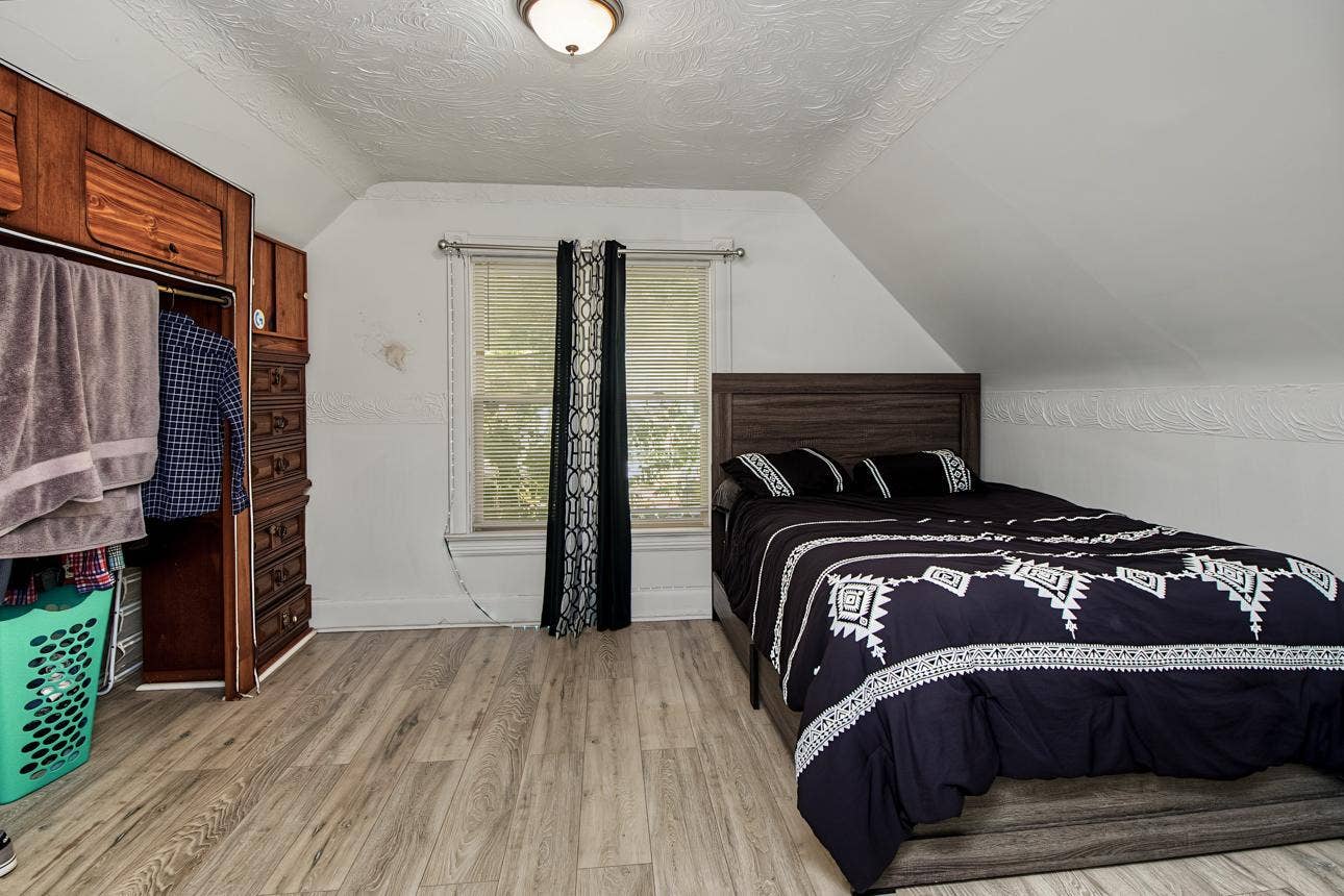 970 Sherburne Avenue, 102, Saint Paul, MN 55104 Bedroom 3 upper level