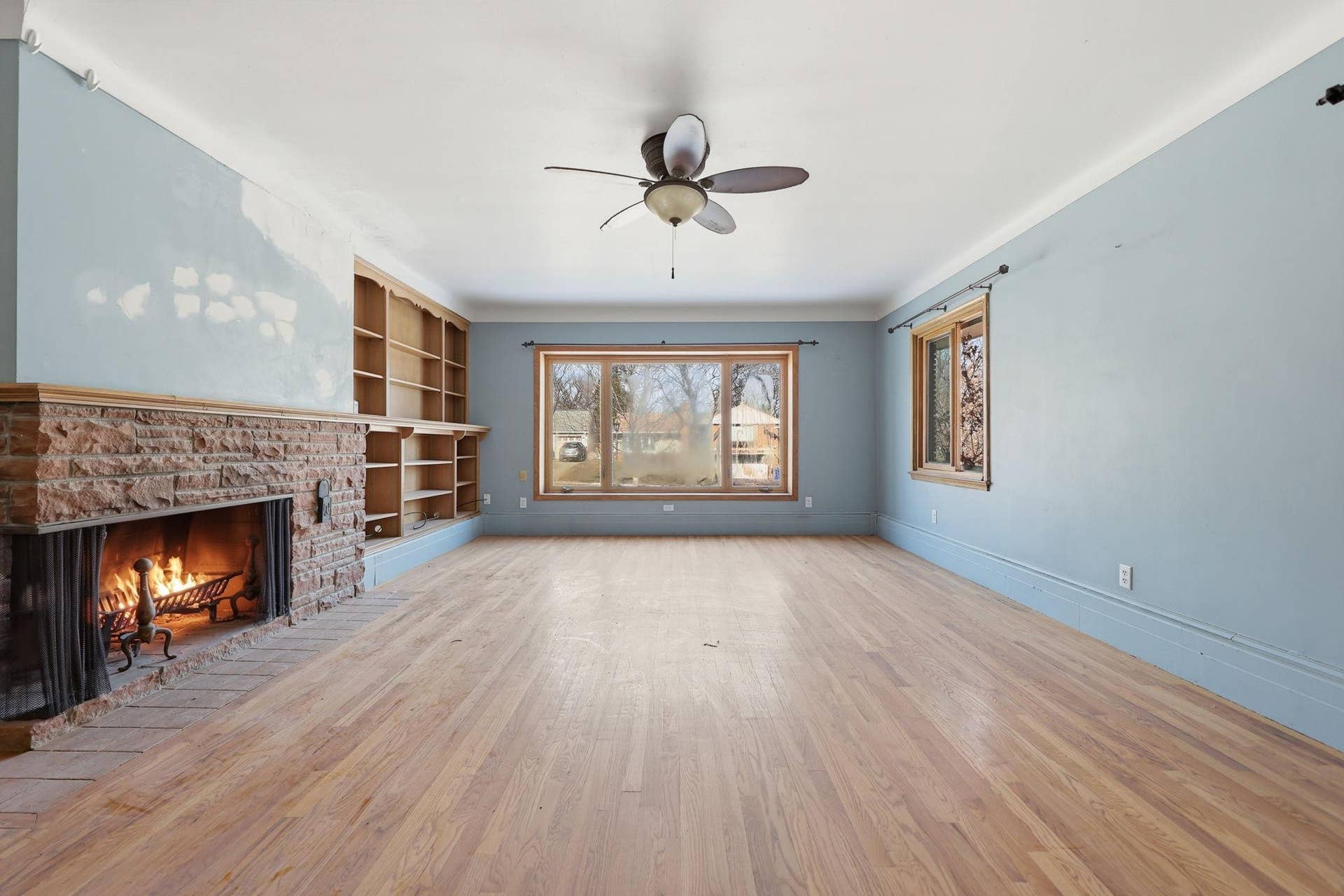 1030 Hyacinth Avenue E, 98, Saint Paul, MN 55106 9-web-or-mls-031_K84A6894_with_fire.jpg