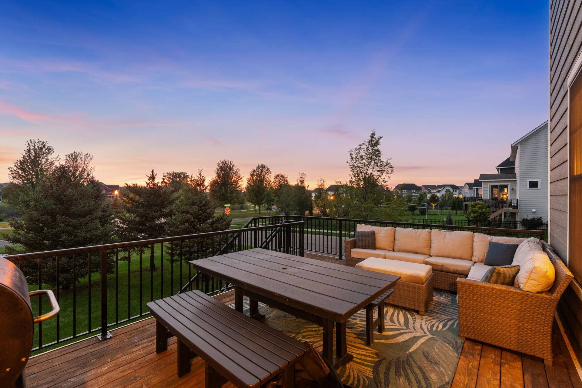 10-web-or-mls-Twilight-10.jpg
