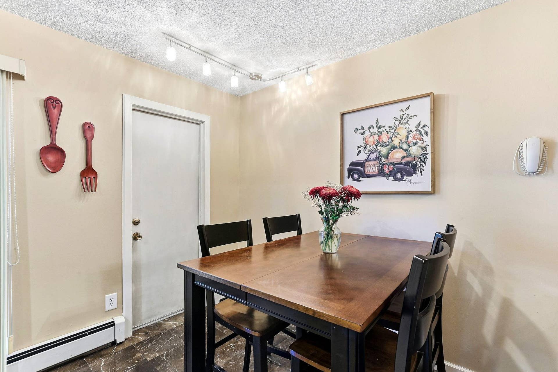 4412 Cedar Lake Road S, #3, Saint Louis Park, MN 55416 Access to patio from the dining area