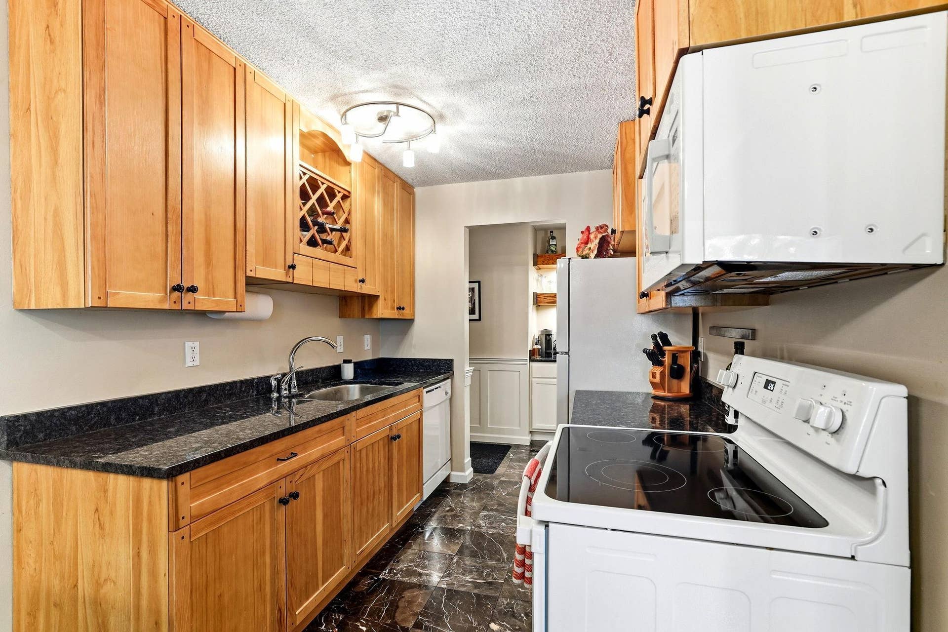 4412 Cedar Lake Road S, #3, Saint Louis Park, MN 55416 Granite countertops with undermount sink