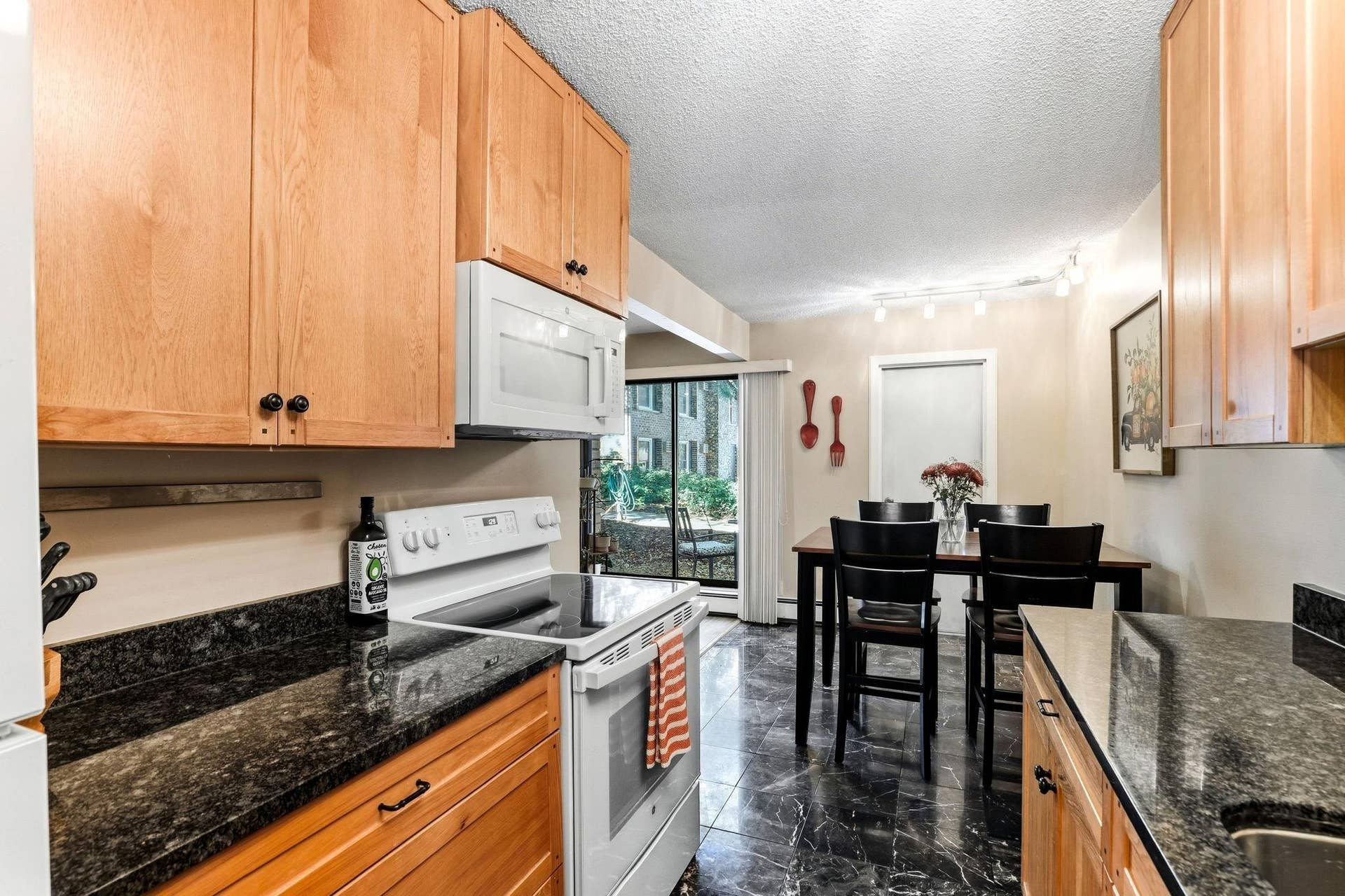 4412 Cedar Lake Road S, #3, Saint Louis Park, MN 55416 Eat in kitchen