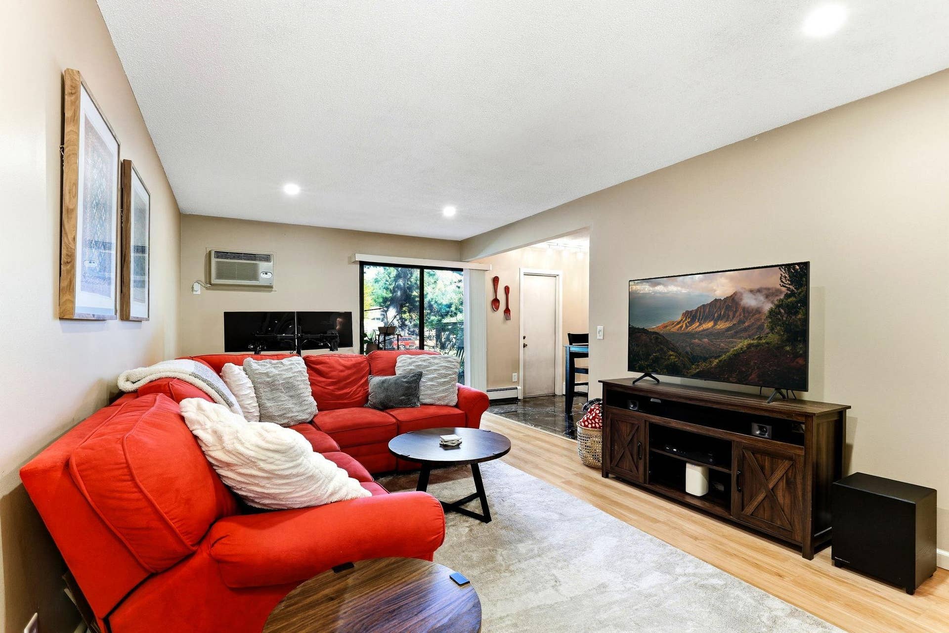 4412 Cedar Lake Road S, #3, Saint Louis Park, MN 55416 Spacious living room