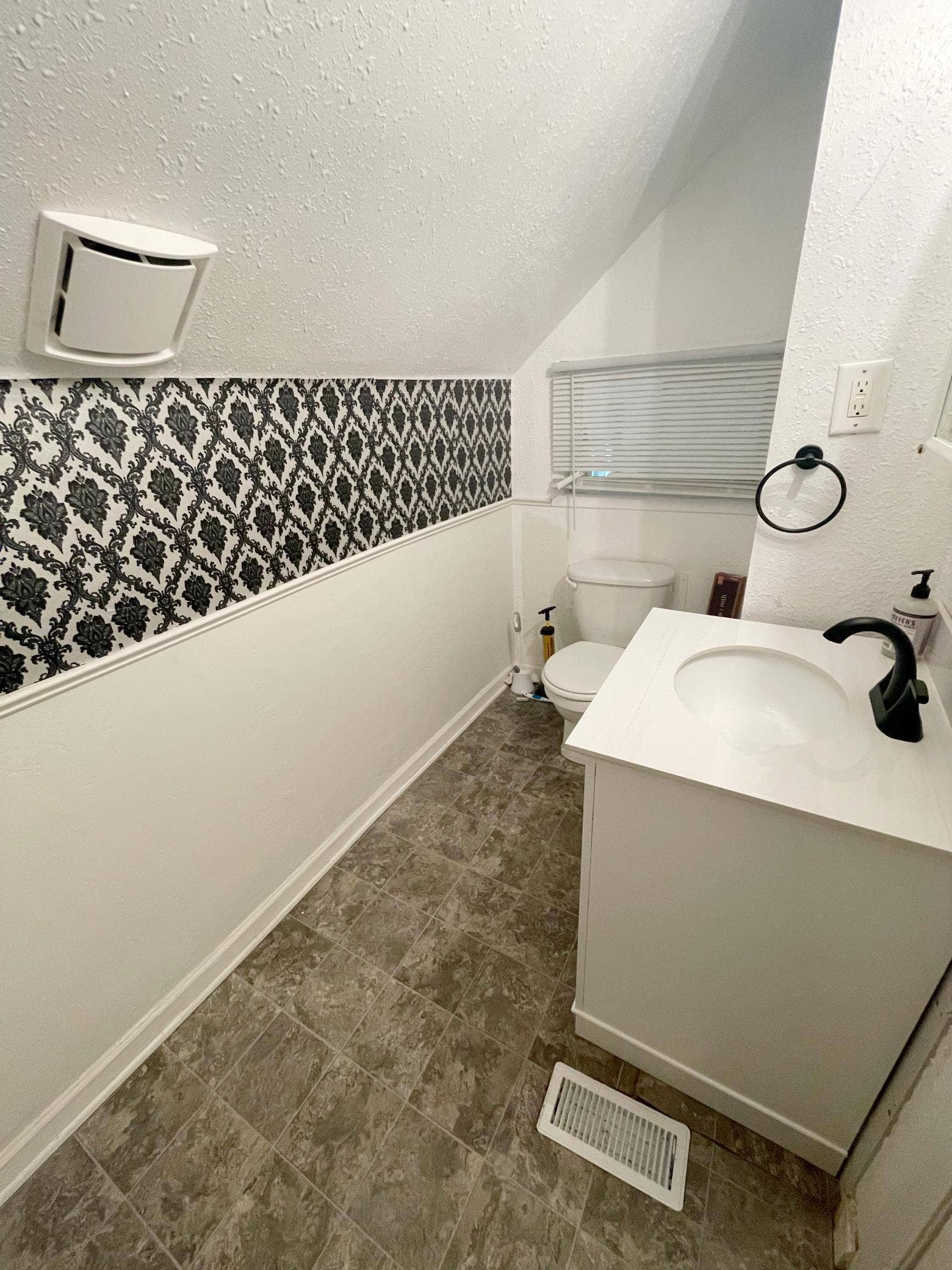 308 Stevens Street W, 104, Saint Paul, MN 55107 Upper Unit Bathroom.jpg