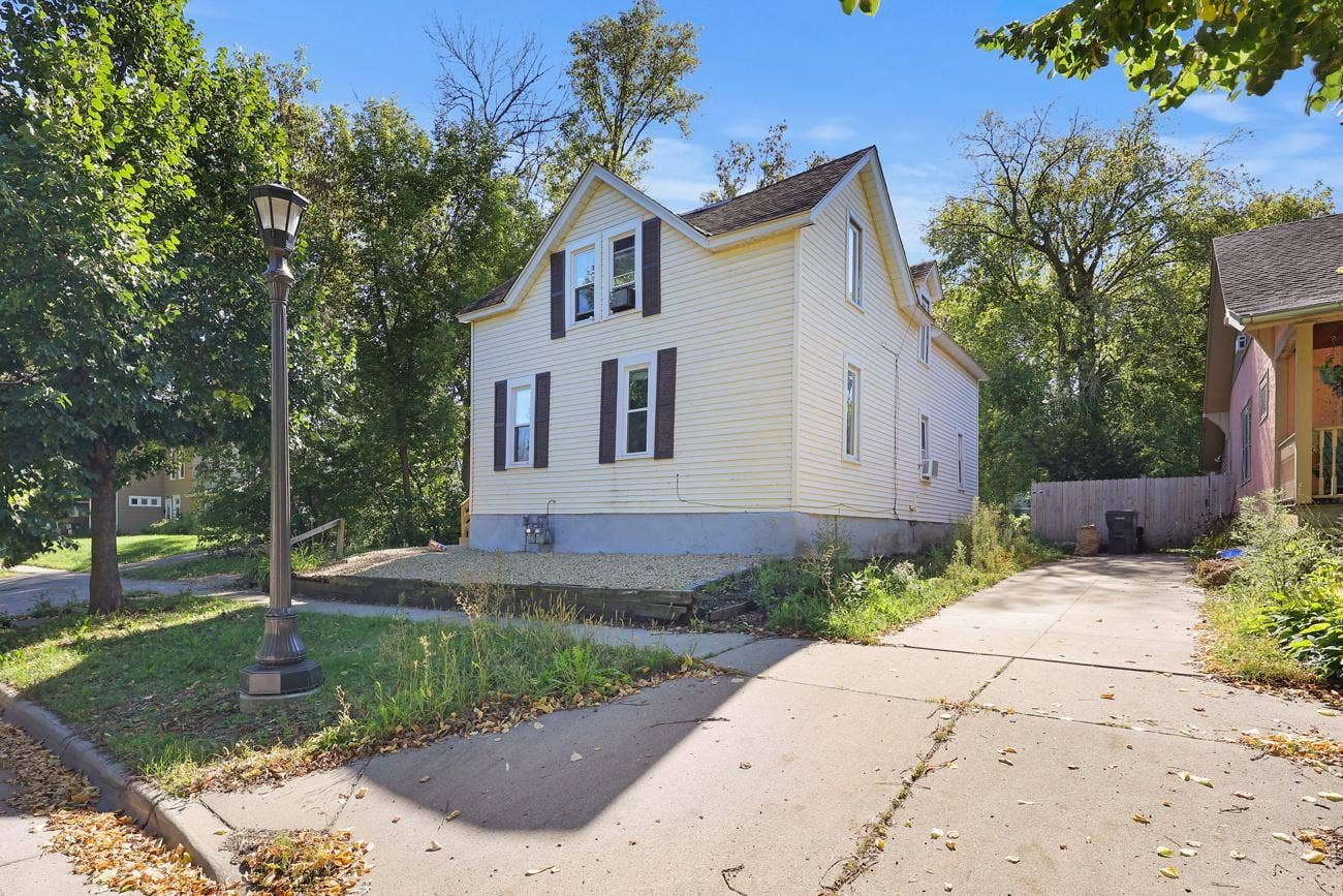 308 Stevens Street W, 104, Saint Paul, MN 55107 10_17380.jpg