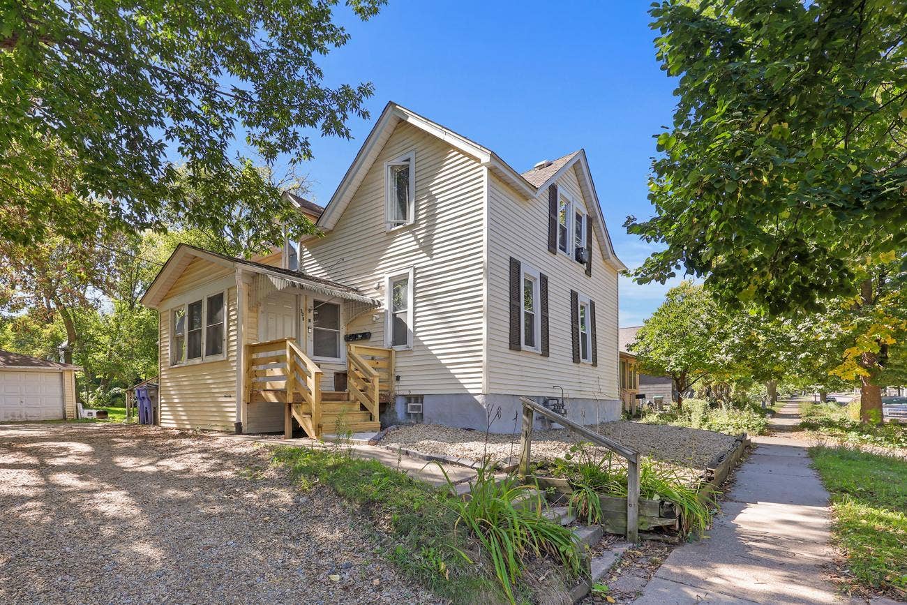 308 Stevens Street W, 104, Saint Paul, MN 55107 8_17400.jpg