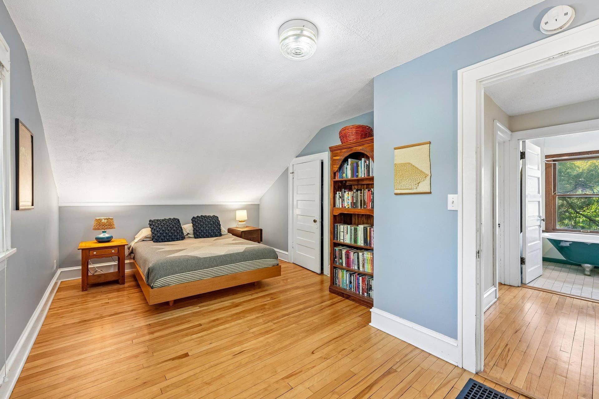 2820 42nd Avenue S, 15, Minneapolis, MN 55406 14-web-or-mls-42nd Ave-S0610-022.jpg
