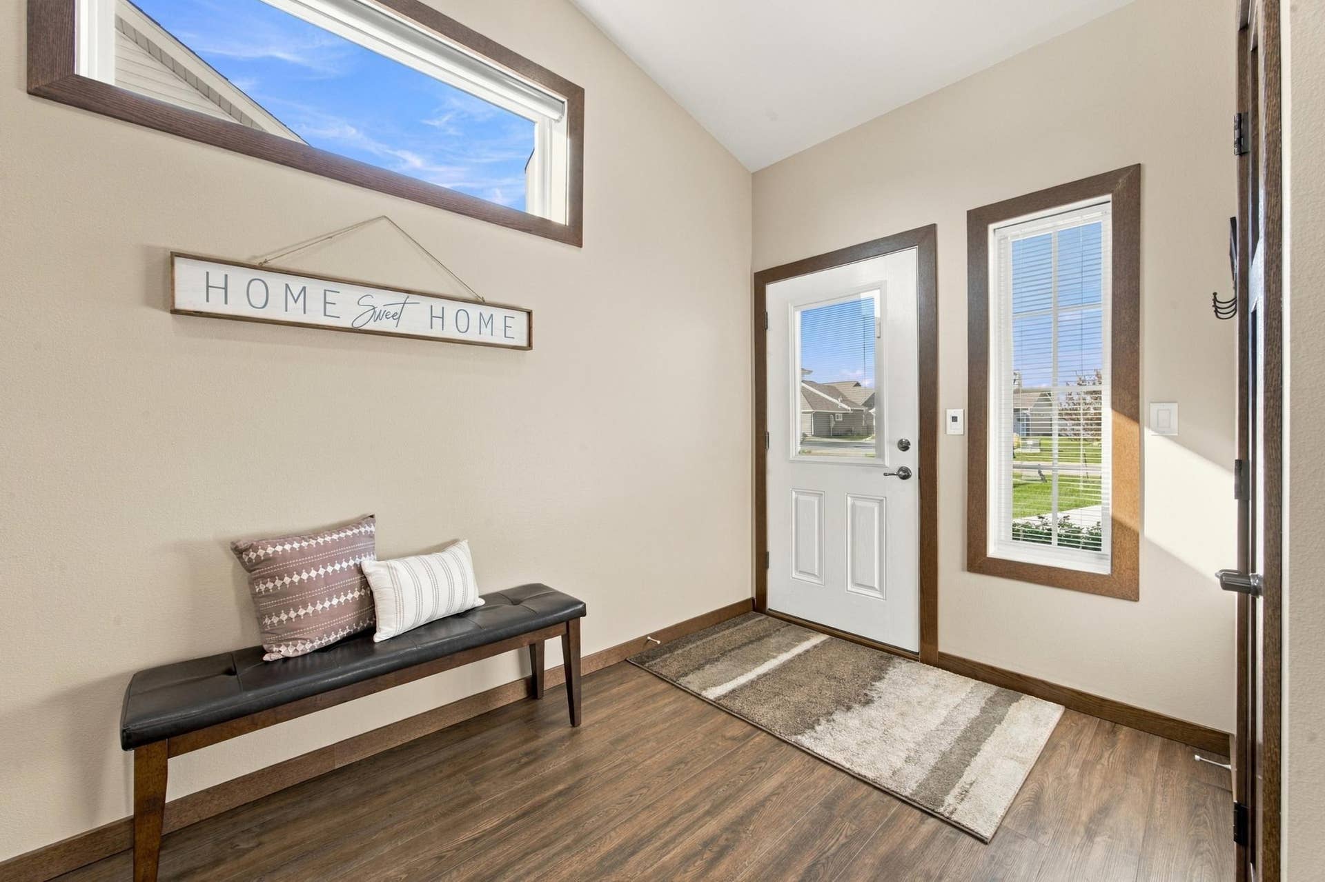 413 38th Avenue E, West Fargo, ND 58078 Entry