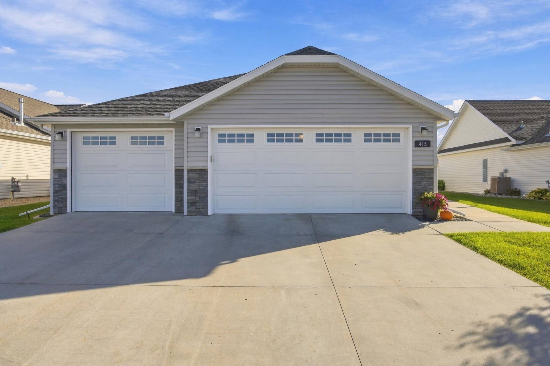 413 38th Avenue E, West Fargo, ND 58078 Exterior