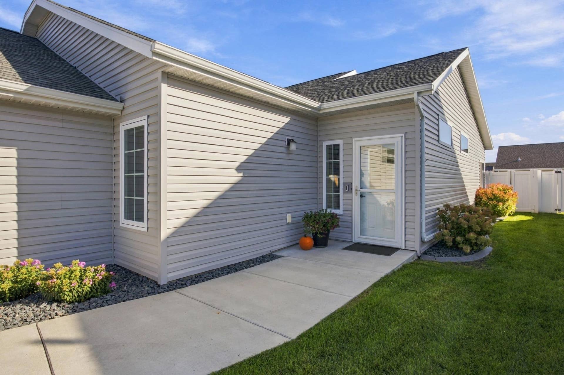 413 38th Avenue E, West Fargo, ND 58078 Exterior
