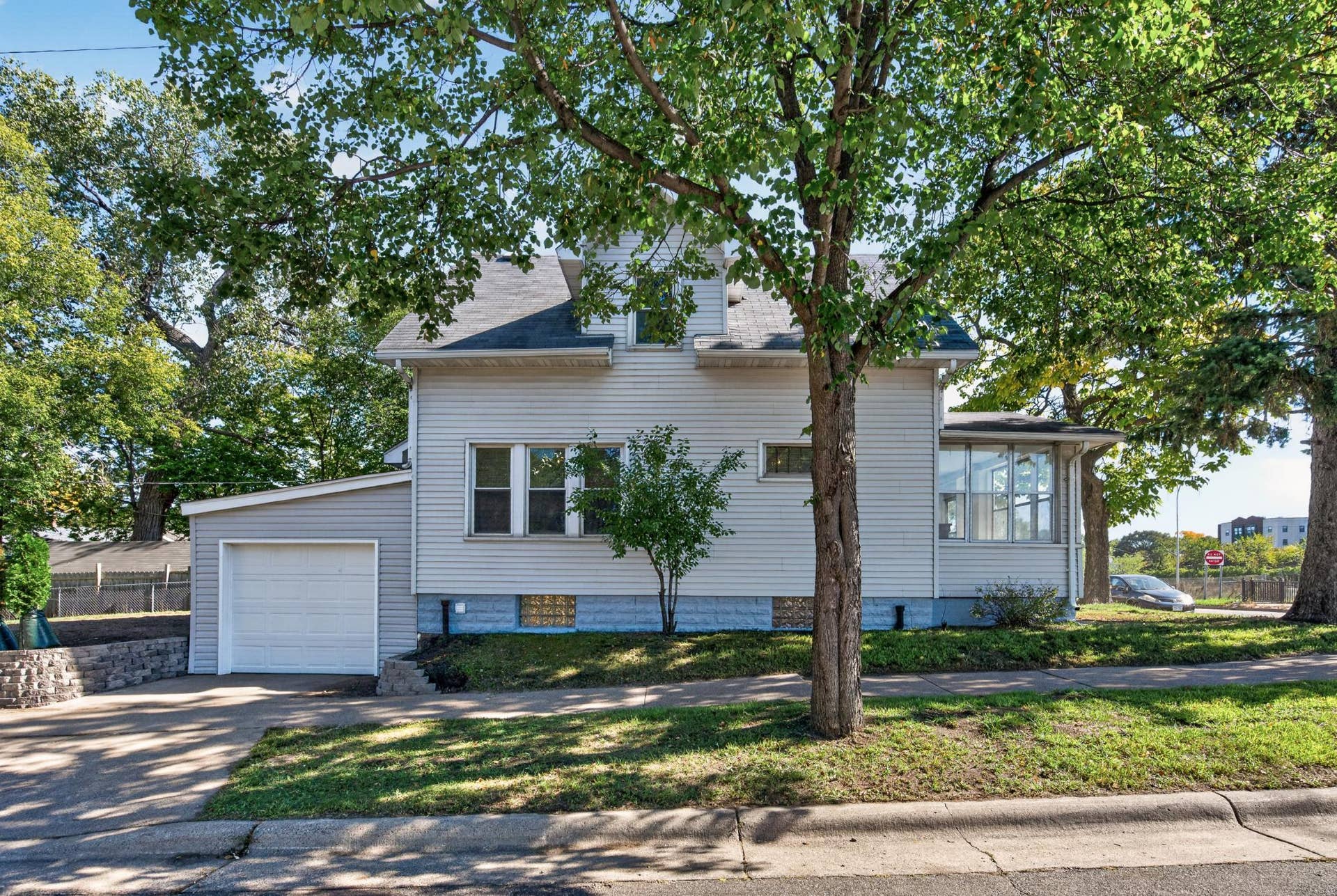 979 Saint Anthony Avenue, 101, Saint Paul, MN 55104 26_979_St_Anthony26.jpg