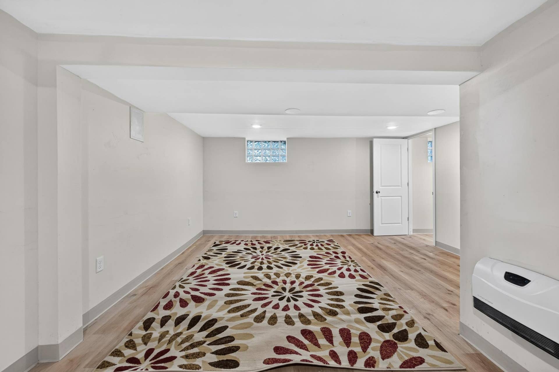 979 Saint Anthony Avenue, 101, Saint Paul, MN 55104 22_979_St_Anthony22.jpg