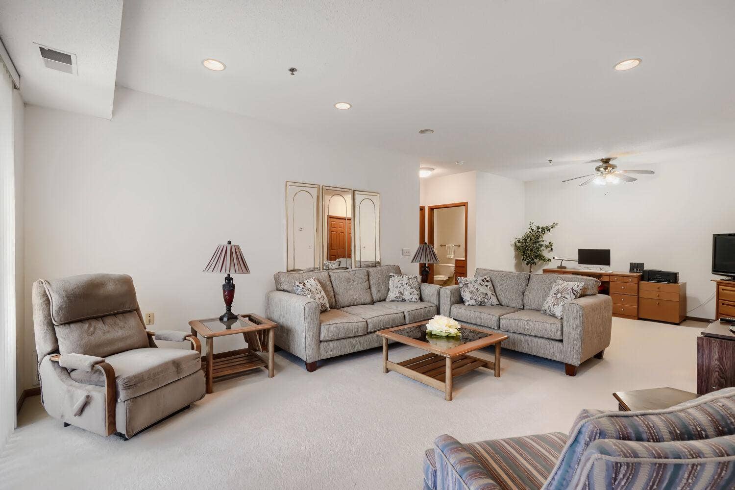15001 Burnhaven Drive, #121, Burnsville, MN 55306 15001 Burnhaven Drive, #121, Burnsville, MN 55306