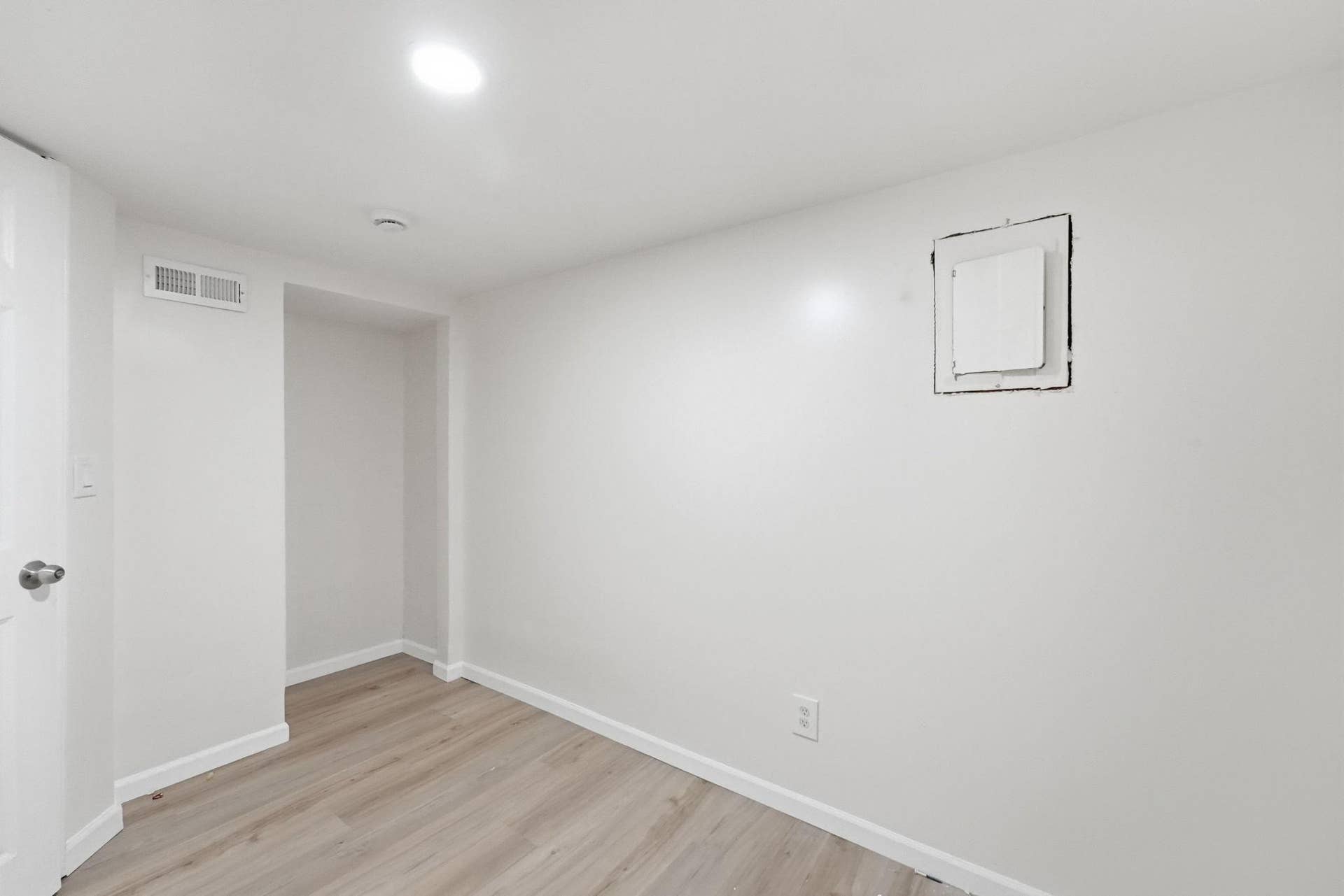 3343 Colfax Avenue N, 52, Minneapolis, MN 55412 33-web-or-mls-DSC06041.jpg