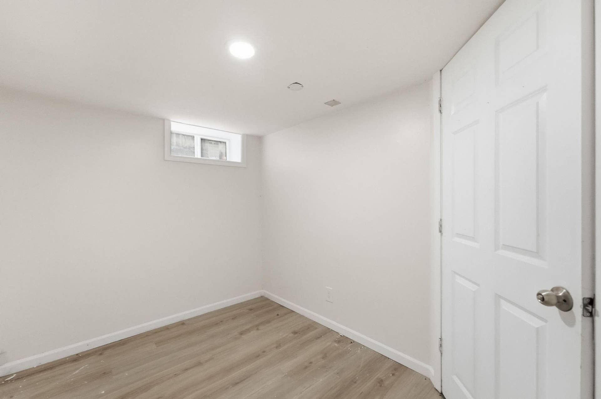 3343 Colfax Avenue N, 52, Minneapolis, MN 55412 32-web-or-mls-DSC06036.jpg